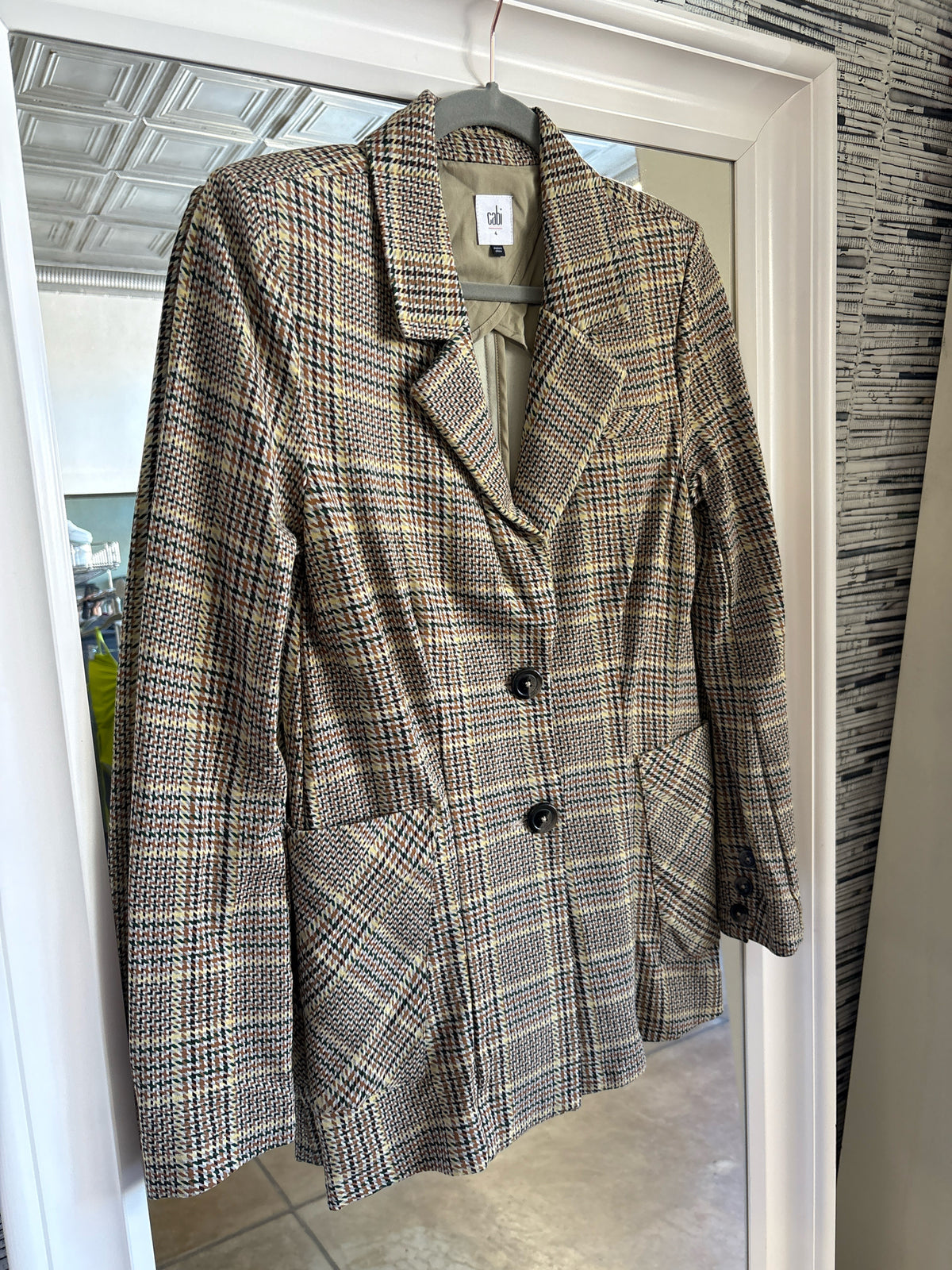 Cabi Size 4 Tan Plaid Blazer