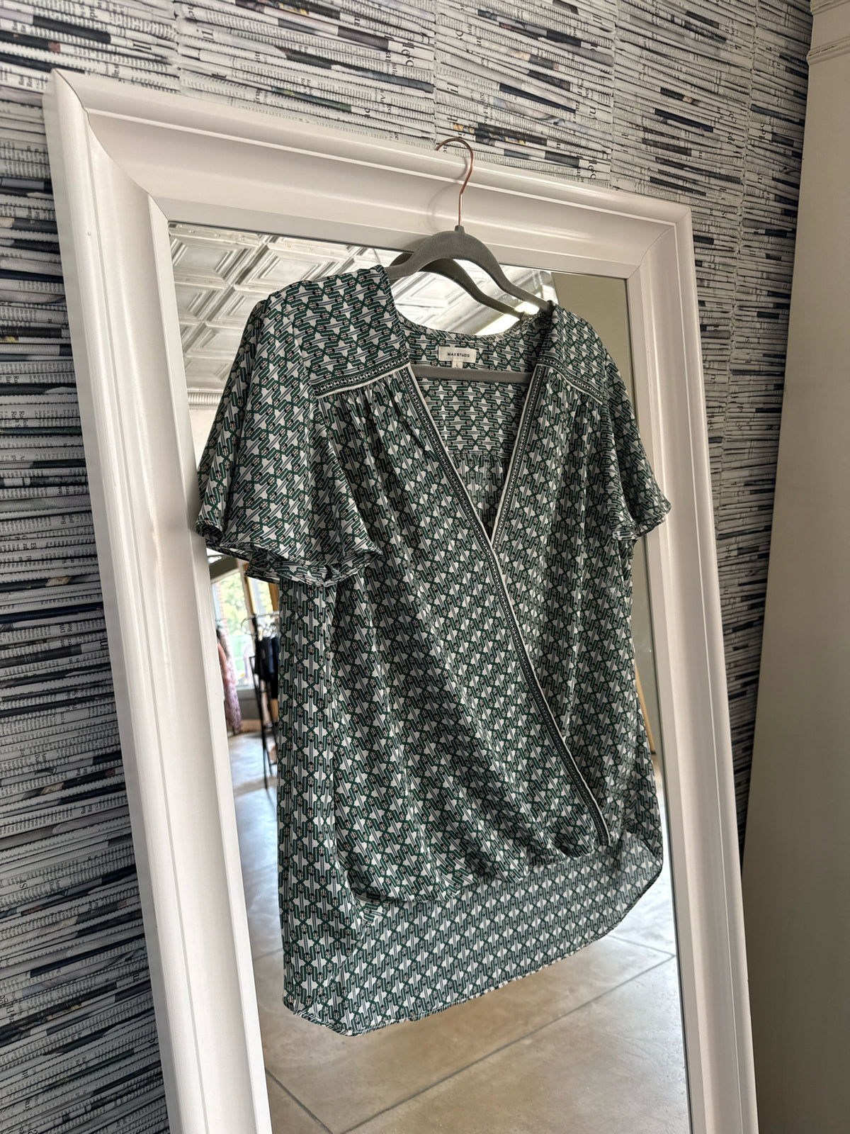 Max Studio Size L Green Top