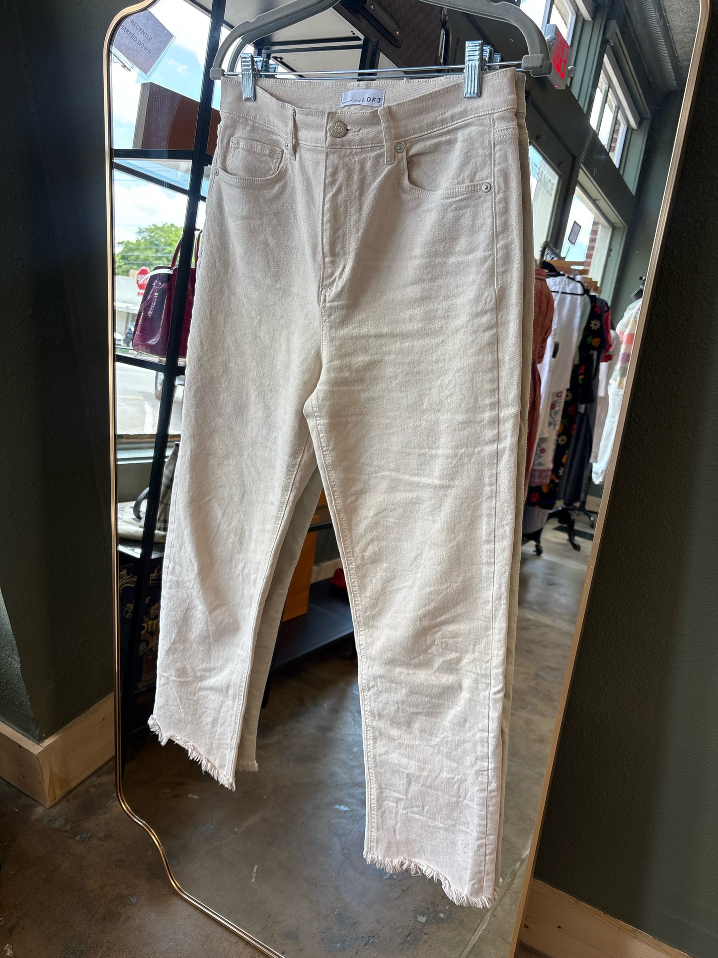 LOFT Size 4 Cream Pants