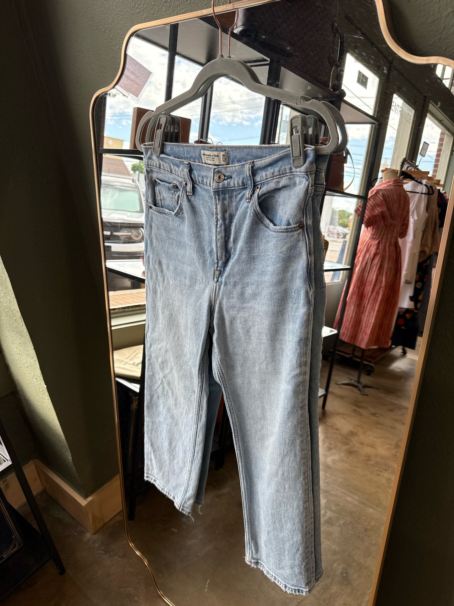 Abercrombie & Fitch Size 29 Light Wash Jeans