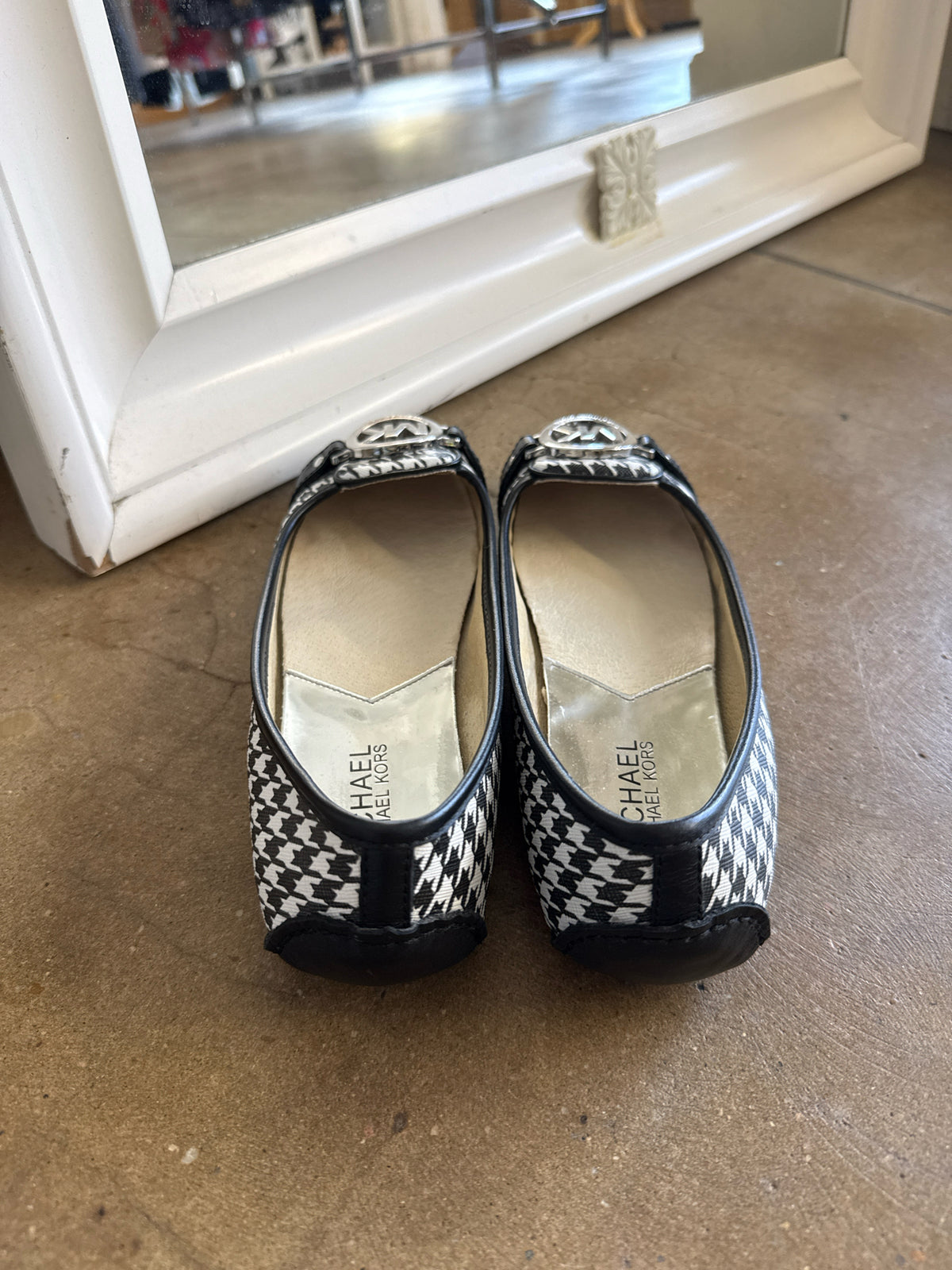 MICHAEL KORS Shoe Size 8.5 Black/White Flats