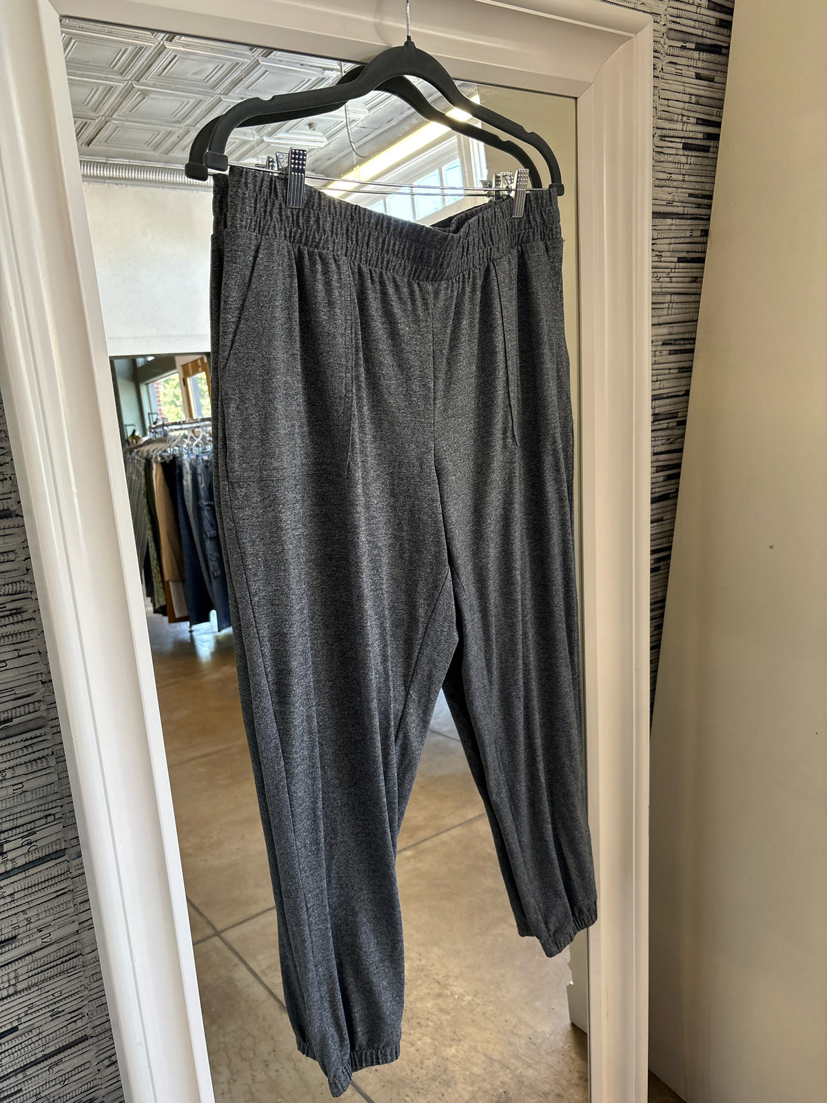 Zobha Size L Gray Two PC Set