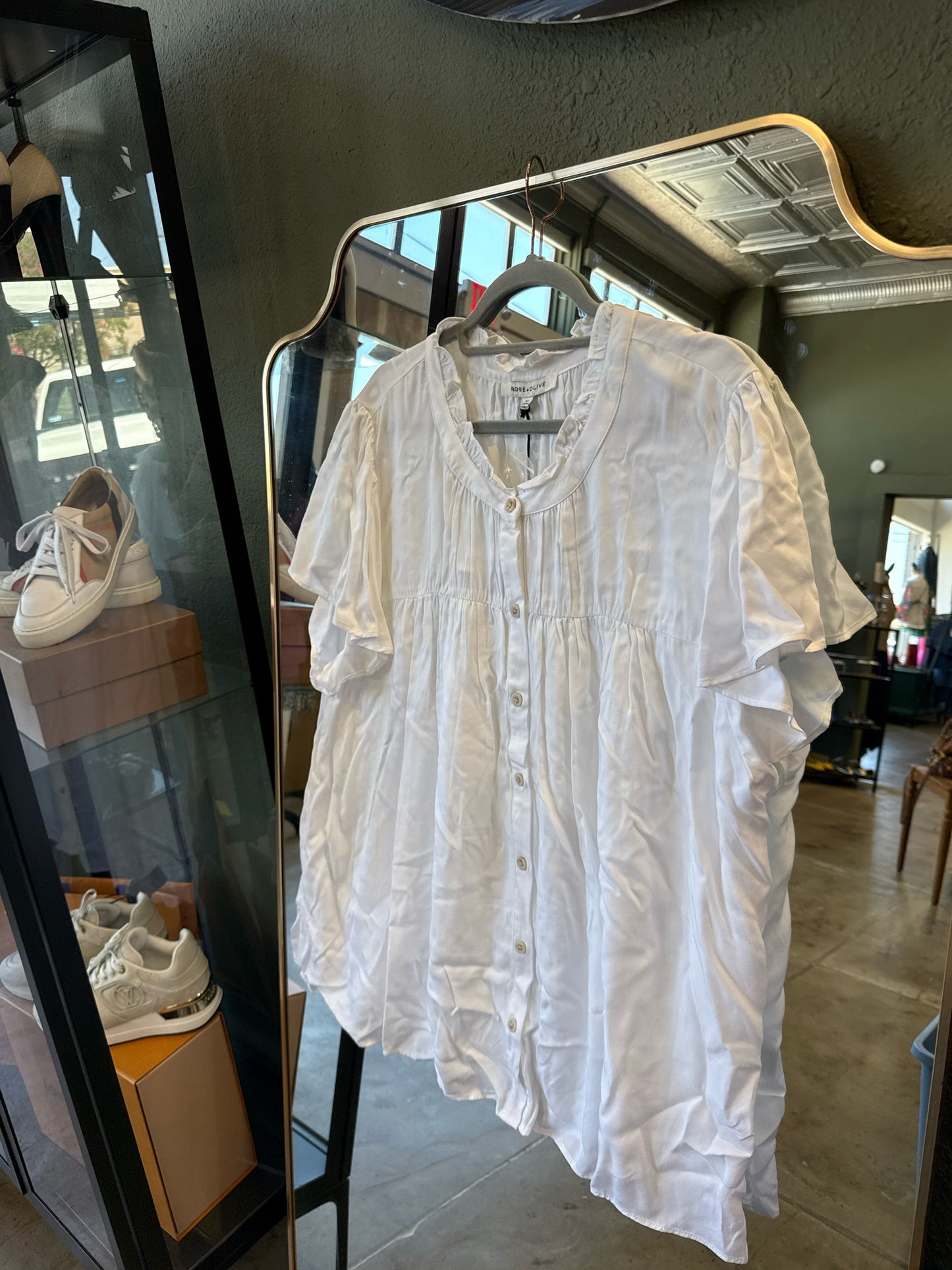 Rose & Olive Size 3X White Top