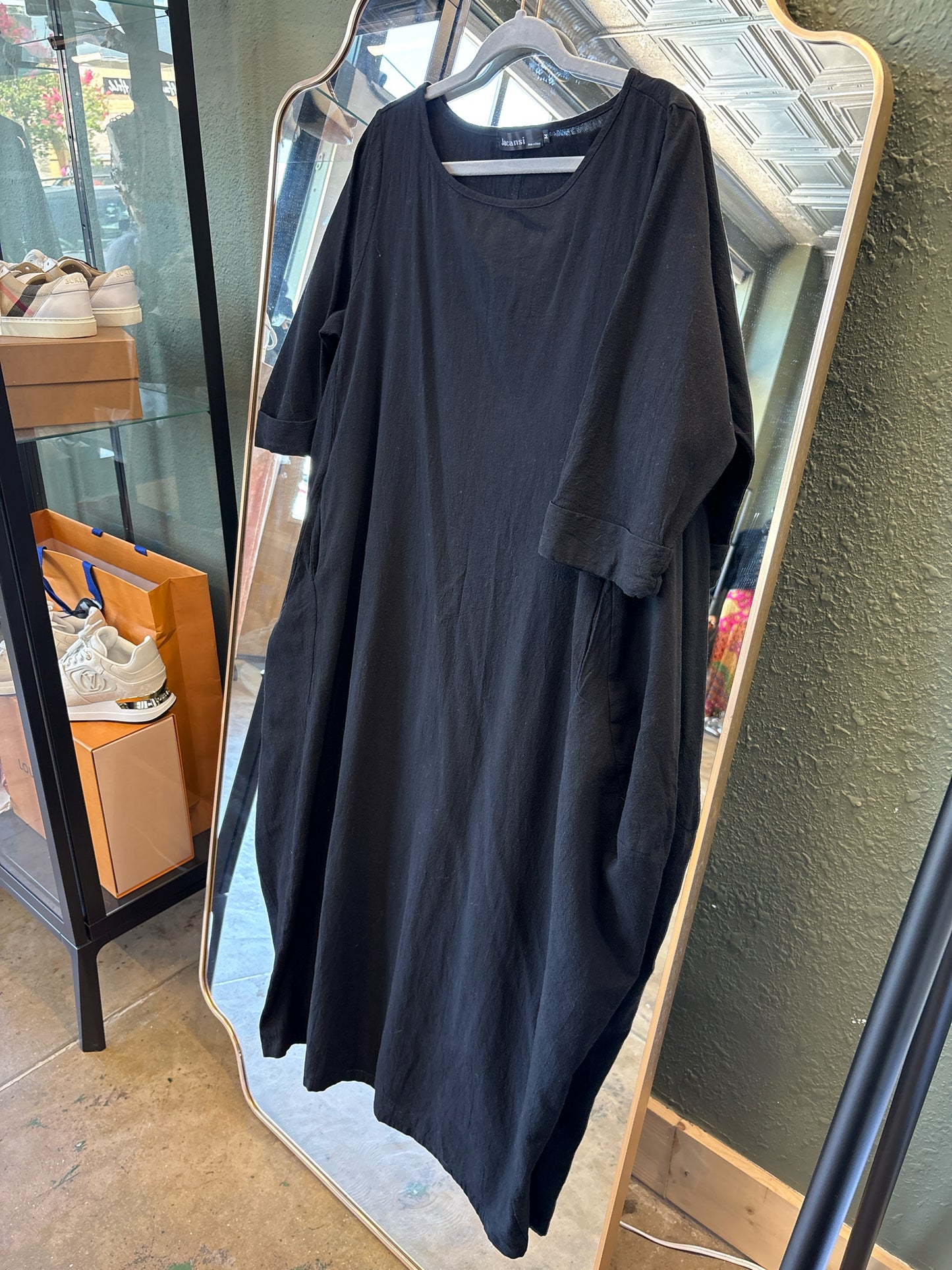 JACANSI Size M Black Dress