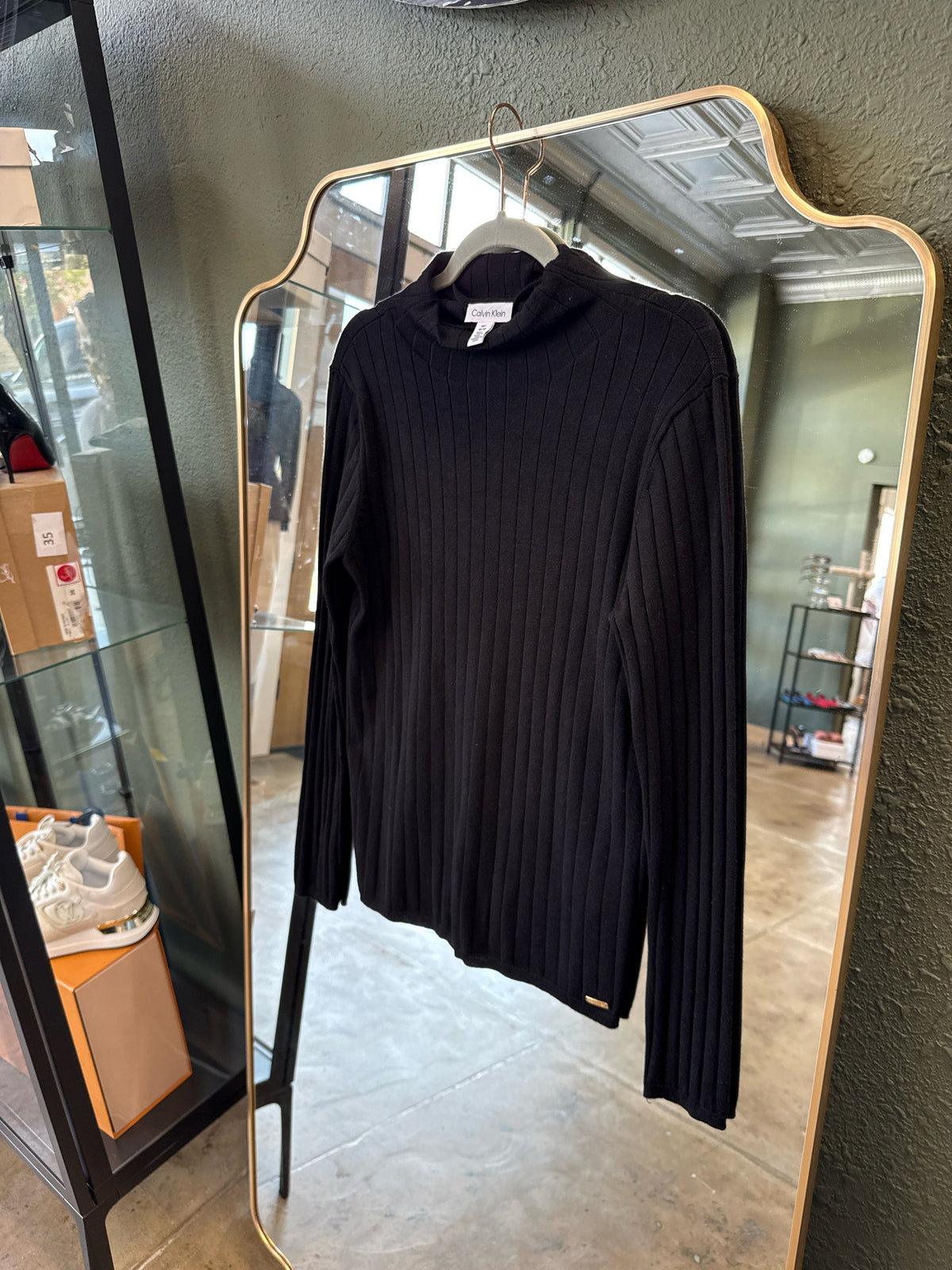 CALVIN KLEIN Size M Black Sweater