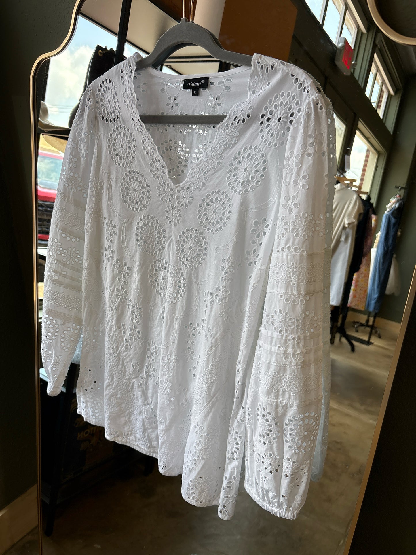 Tolani Size S White Eyelet Top
