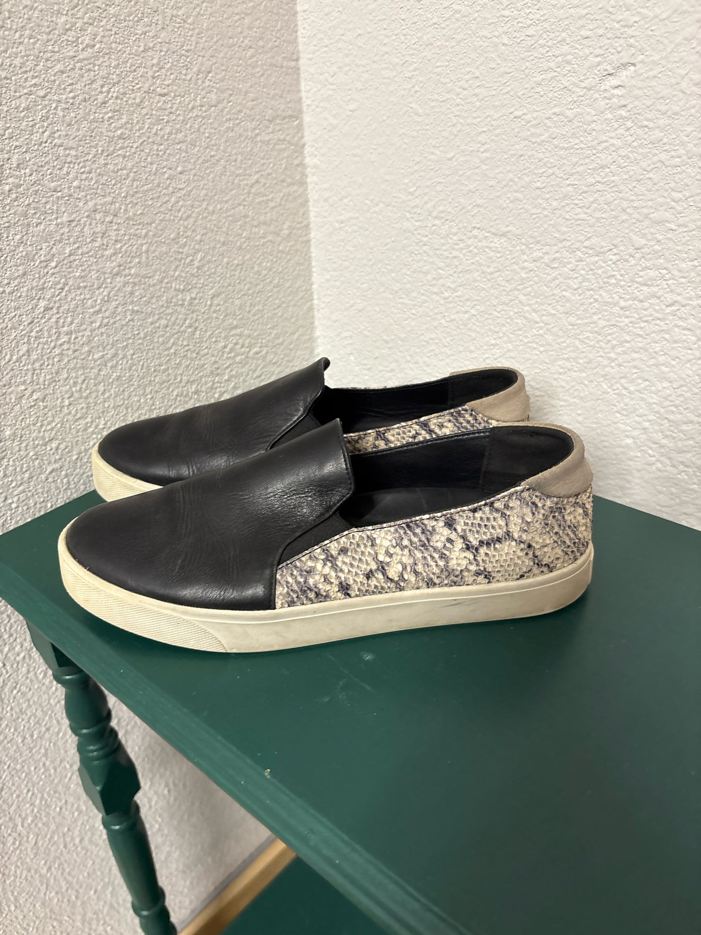 Cole Haan Shoe Size 10.5 Black/Multi Snakeskin Mules