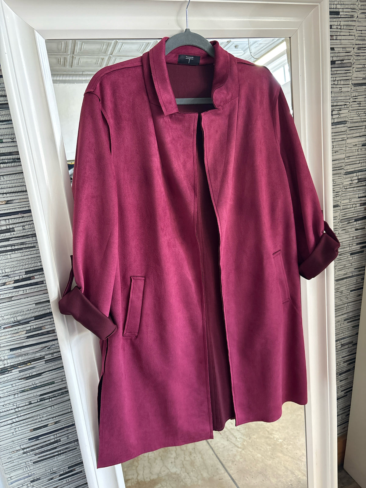 TAHARI Size XL Magenta Jacket