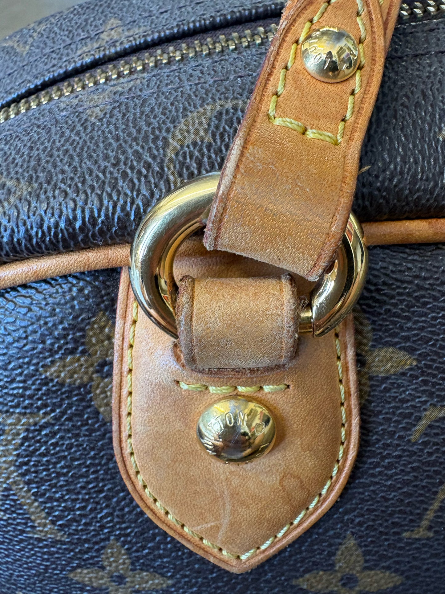 Louis Vuitton Brown Signature Luxury