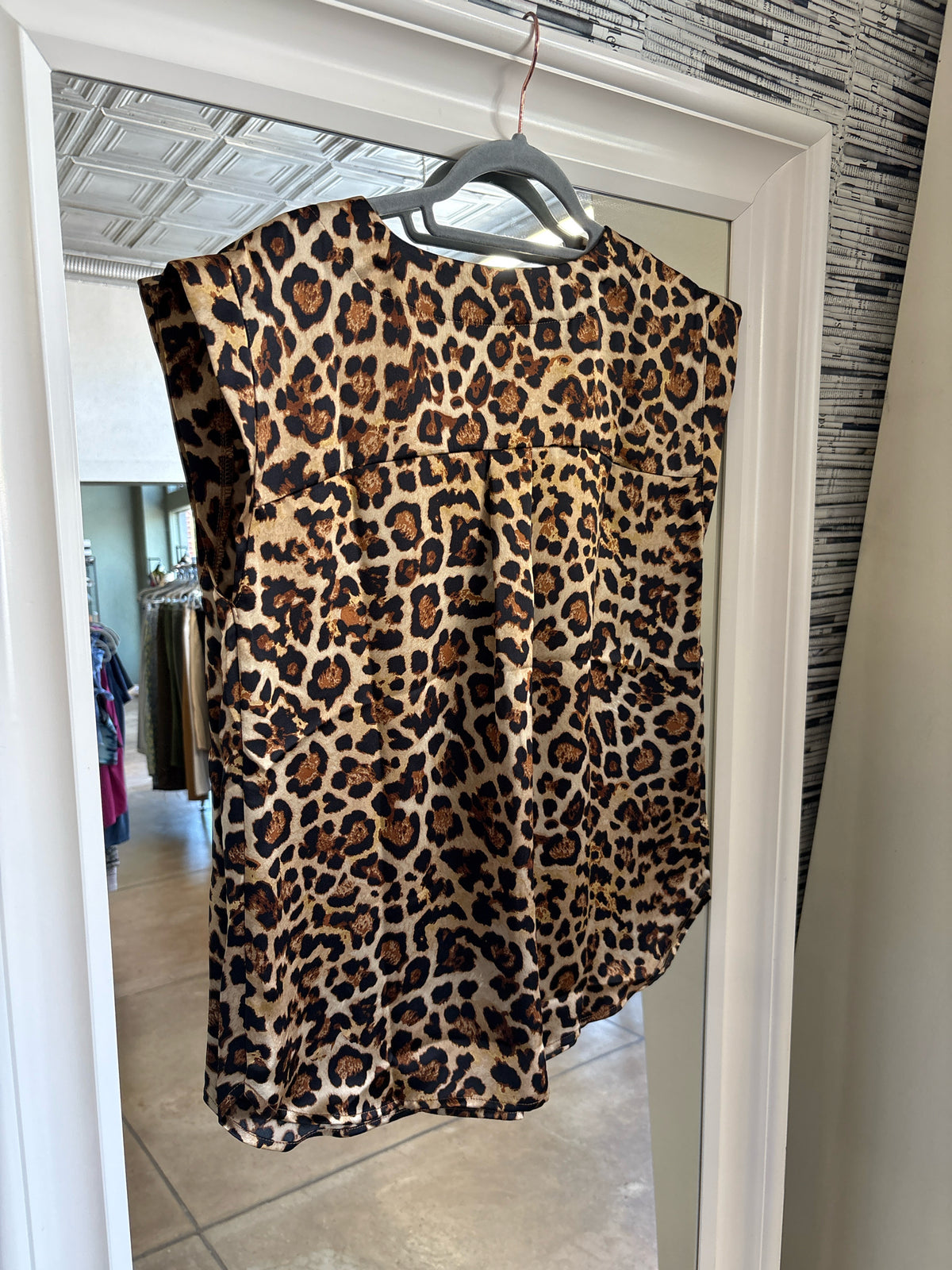 LOFT Size S Leopard Top