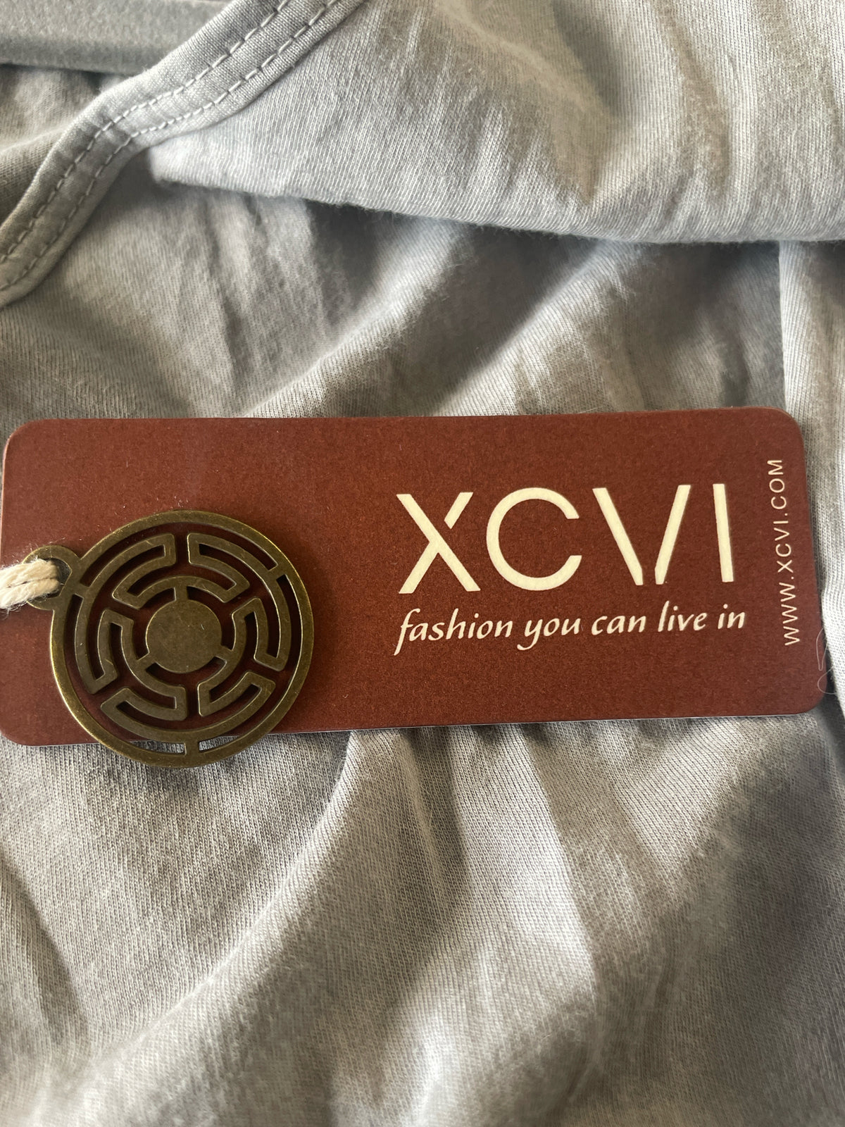 XCVI Size XL Gray Tanks