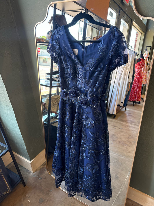 Oleg Cassini Size 8 Navy Lace Formal