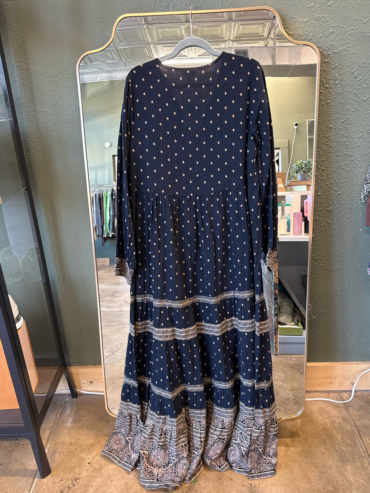 Wonderly Size L Navy Dress