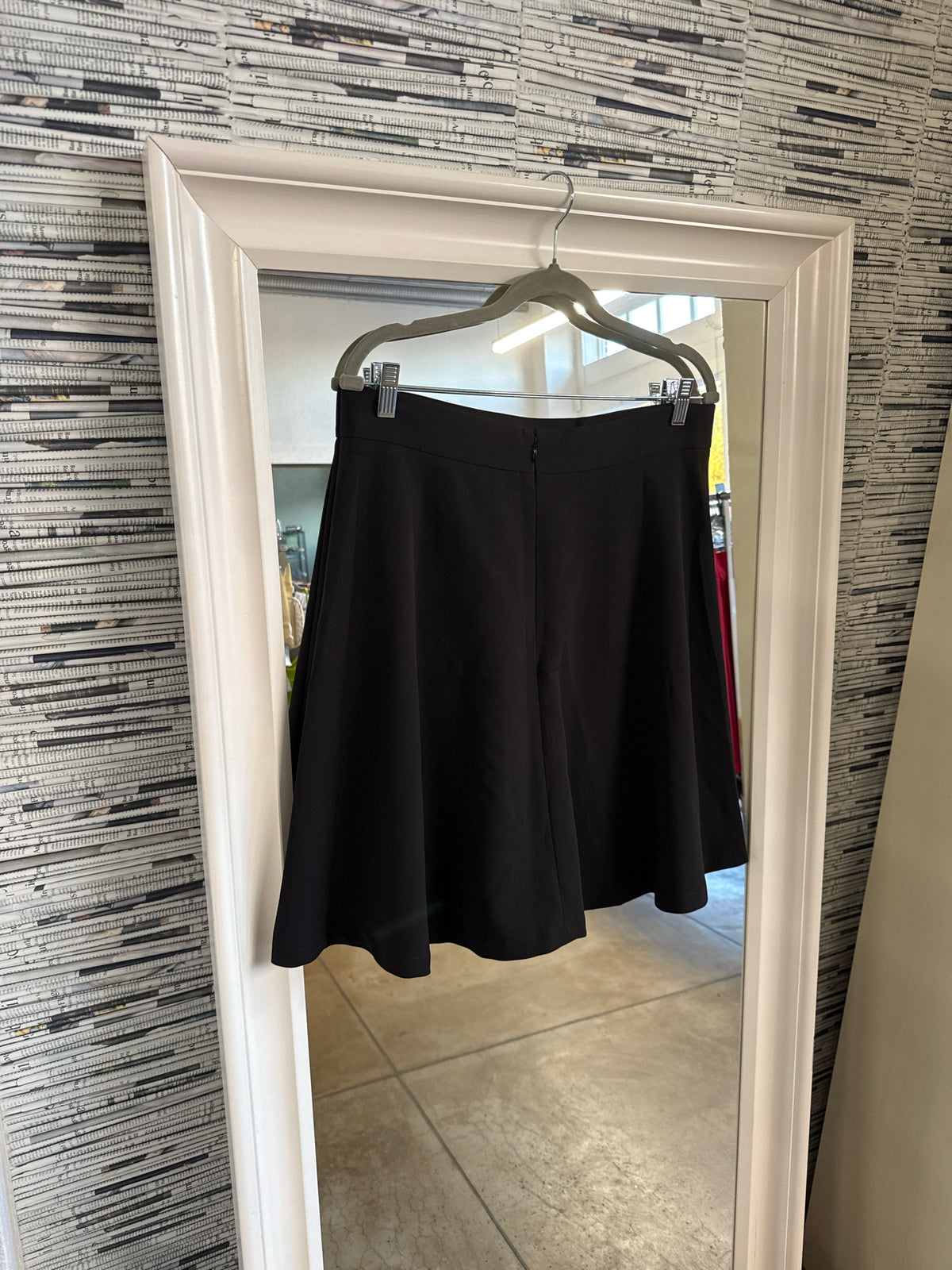 ANN TAYLOR Size 10 Black Skirt
