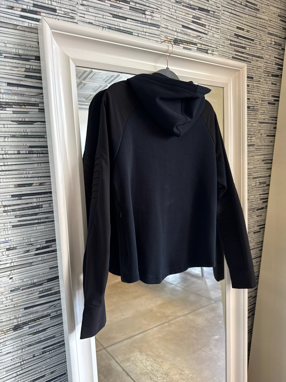 puma Size M Black Jacket
