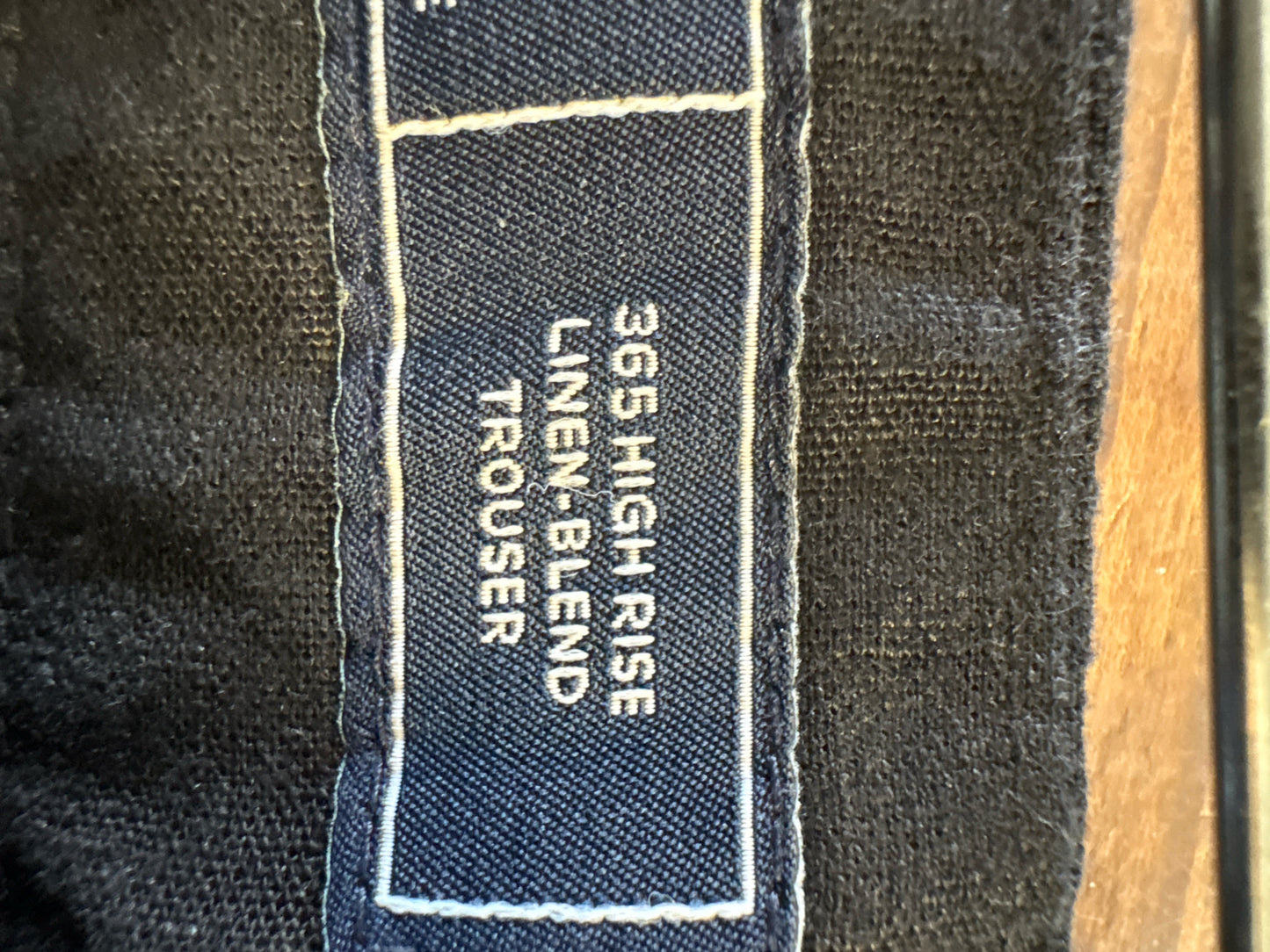 GAP Size 4 Black Pants