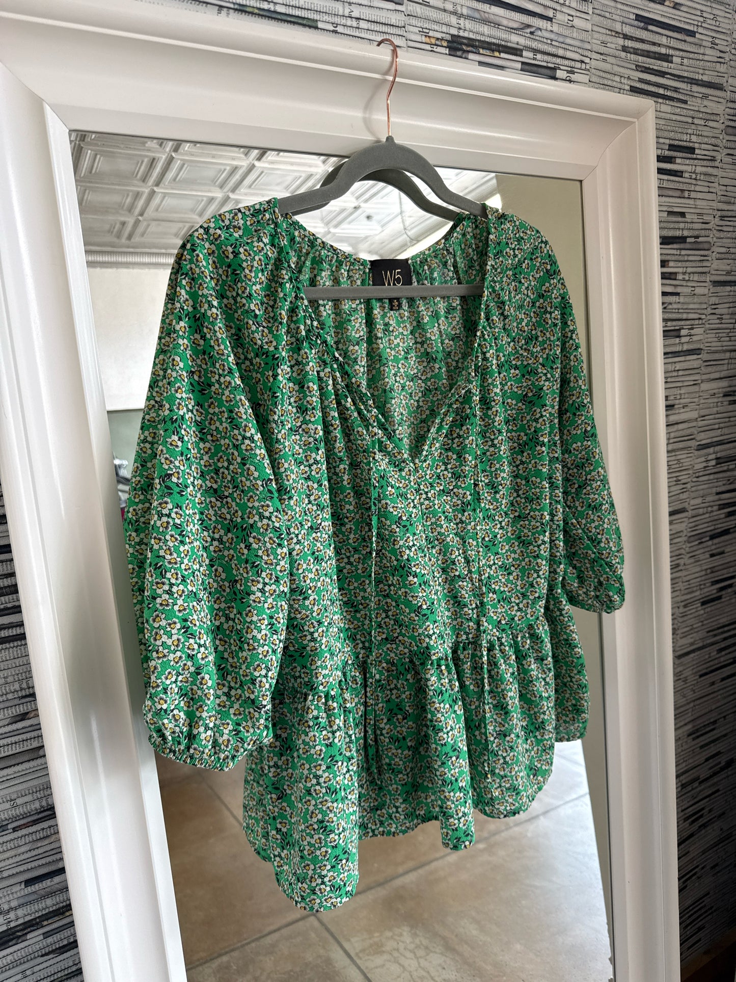 W5 Size M Green Top