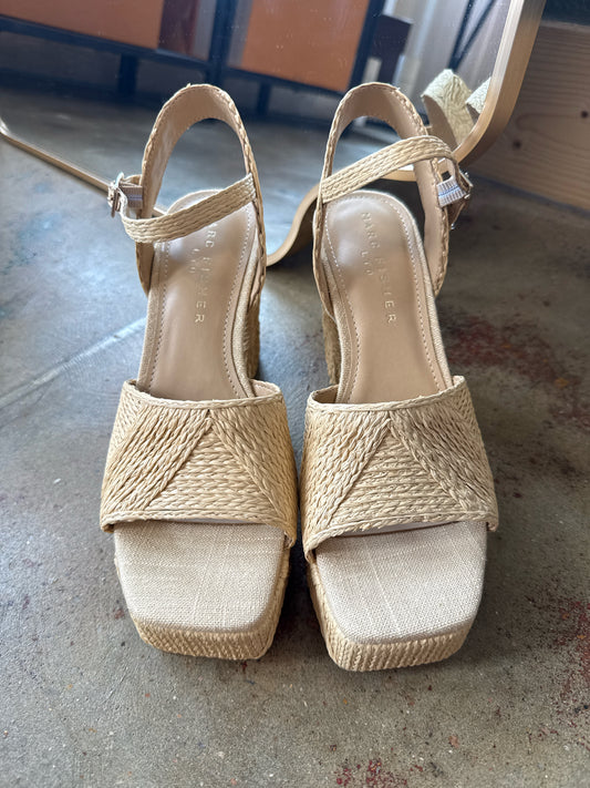 Marc Fisher Shoe Size 7 Tan Heels