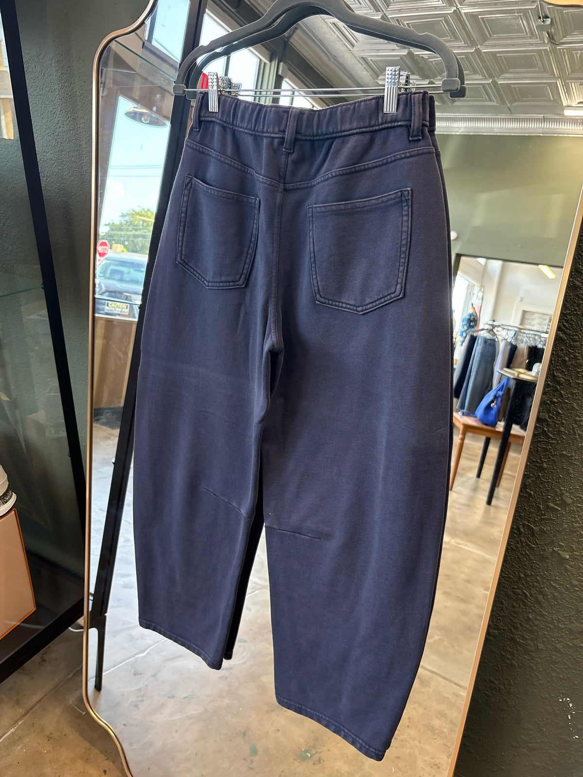 GAP Size XS Navy distressed Pants