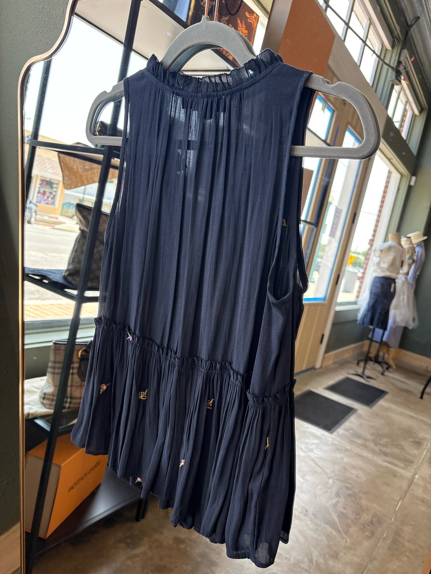 LOFT Size XS Navy Top