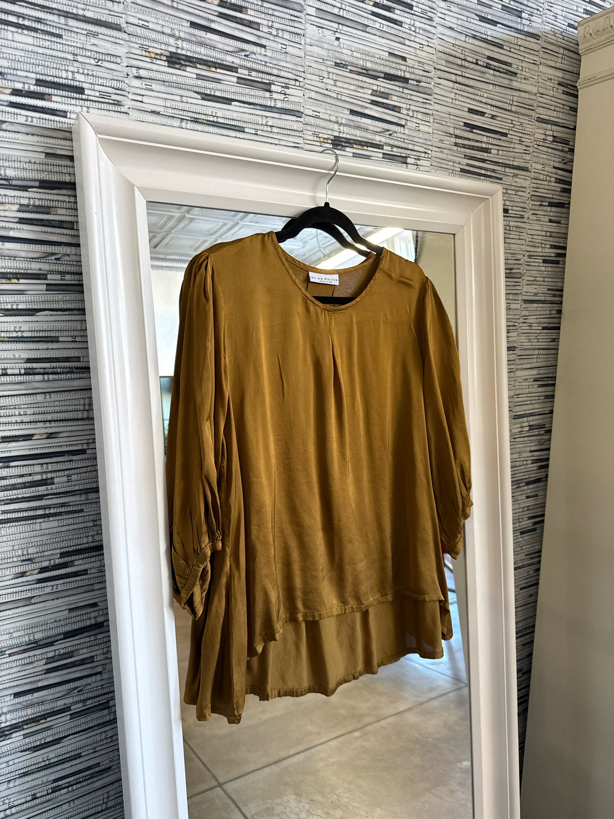 Bryn Walker Size L Gold Top