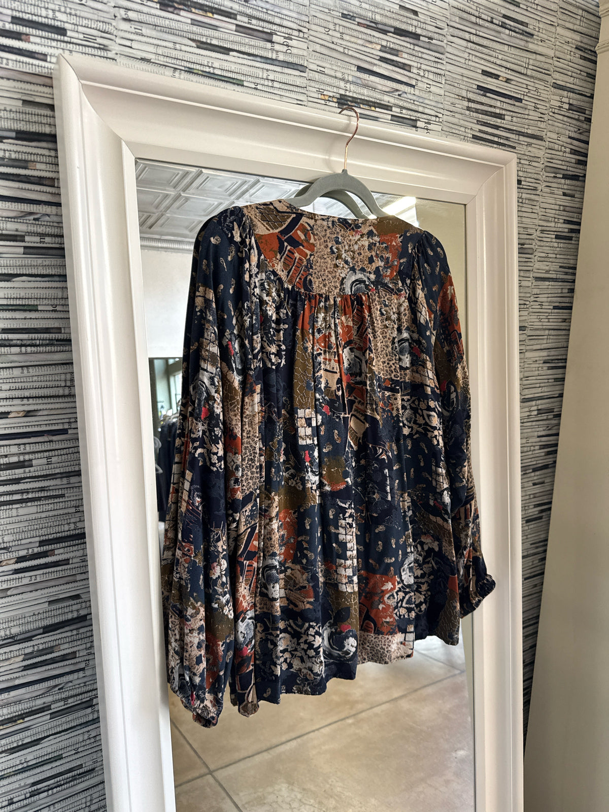 Ethyl Size L Blue/Orange Top