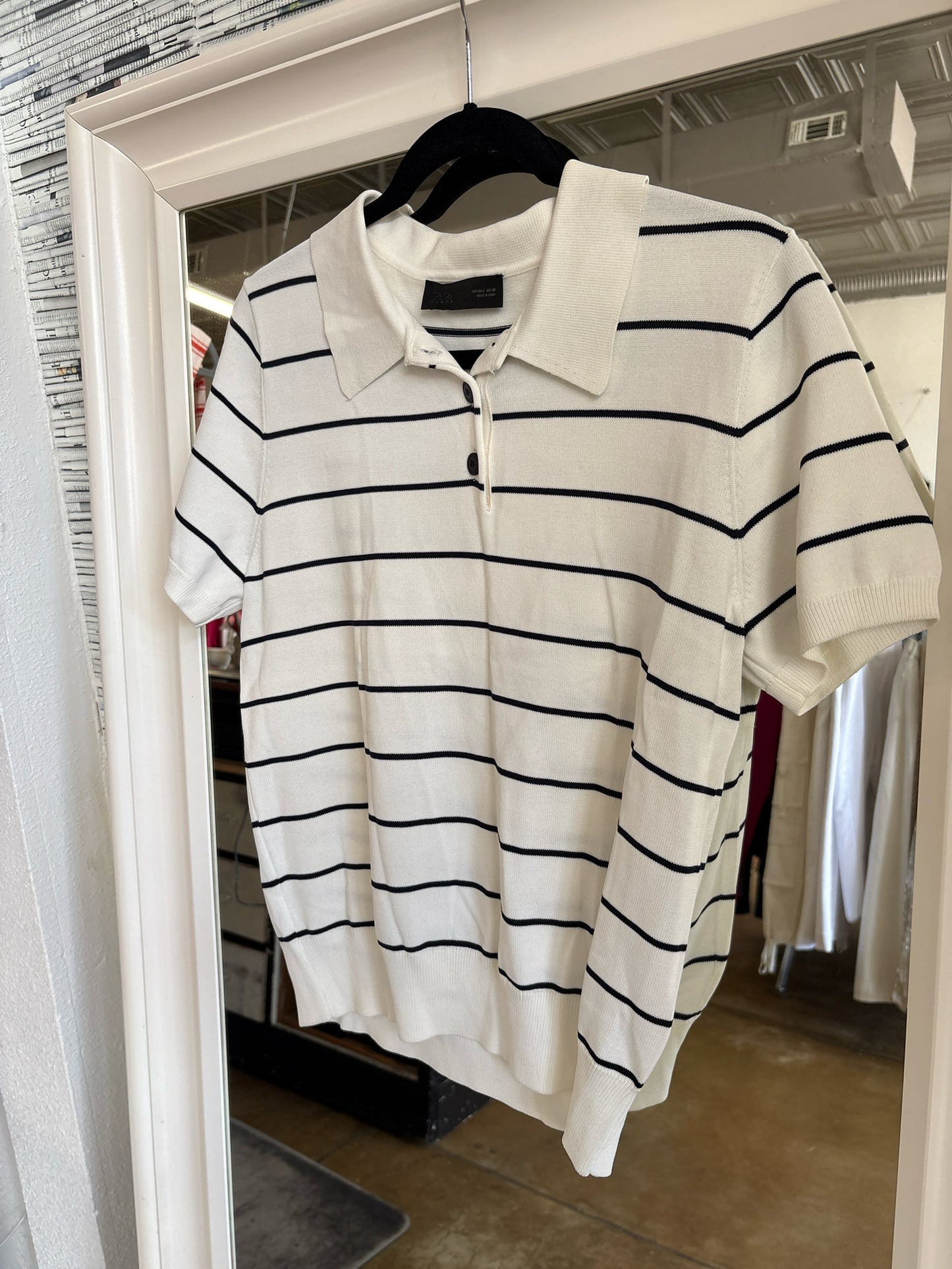 ZARA Size L White + Black Top