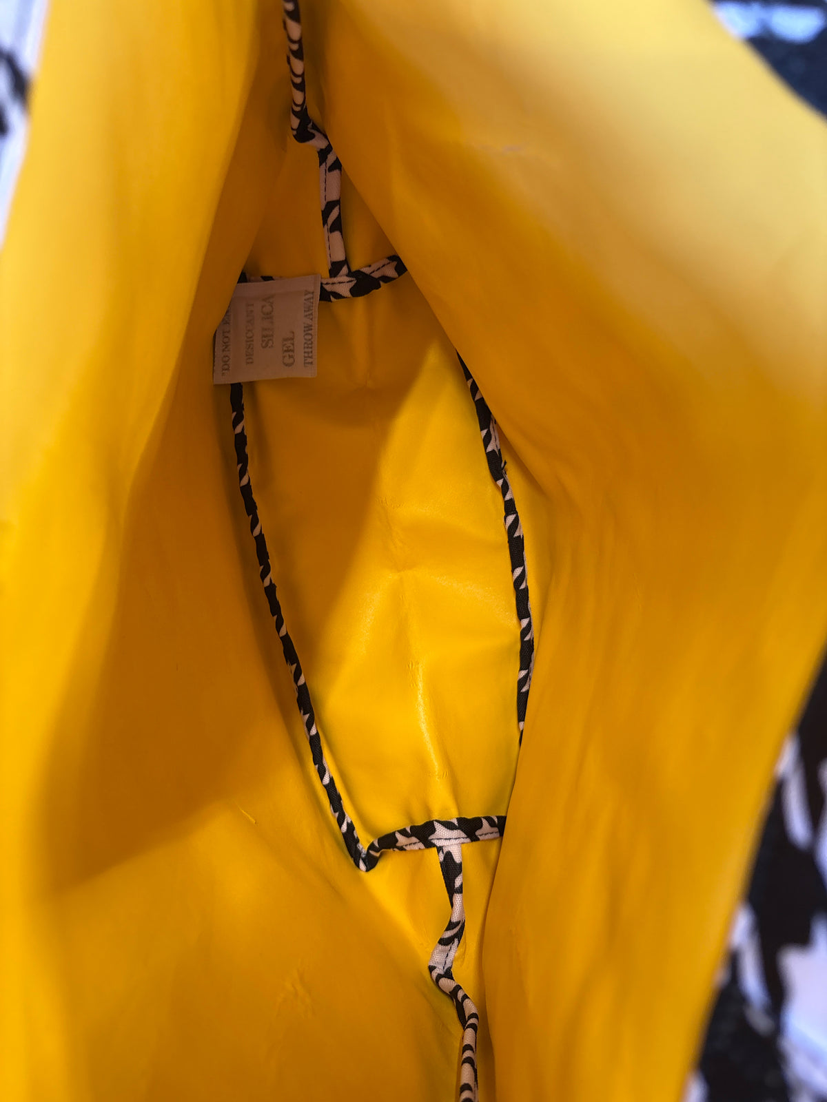 VERA BRADLEY Black/yellow/White Bag