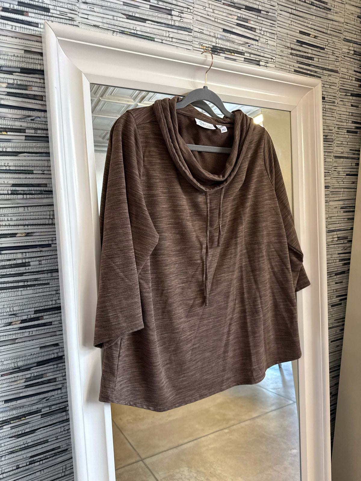 D & Co Size L Brown Sweatshirt/Hoodie