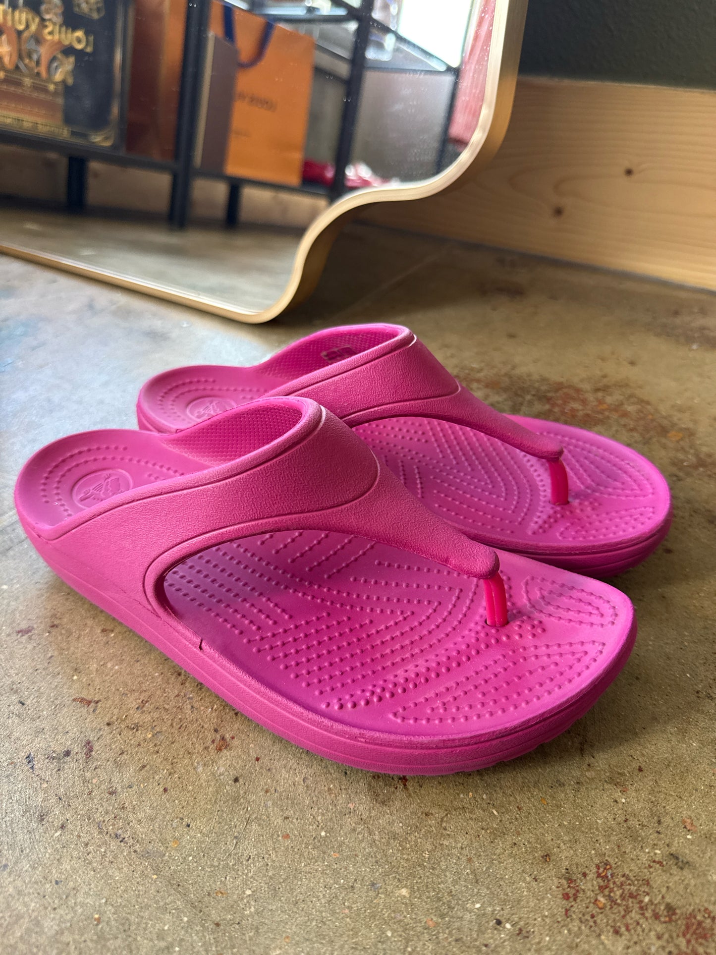 Crocs Shoe Size 9 Pink Flip Flops