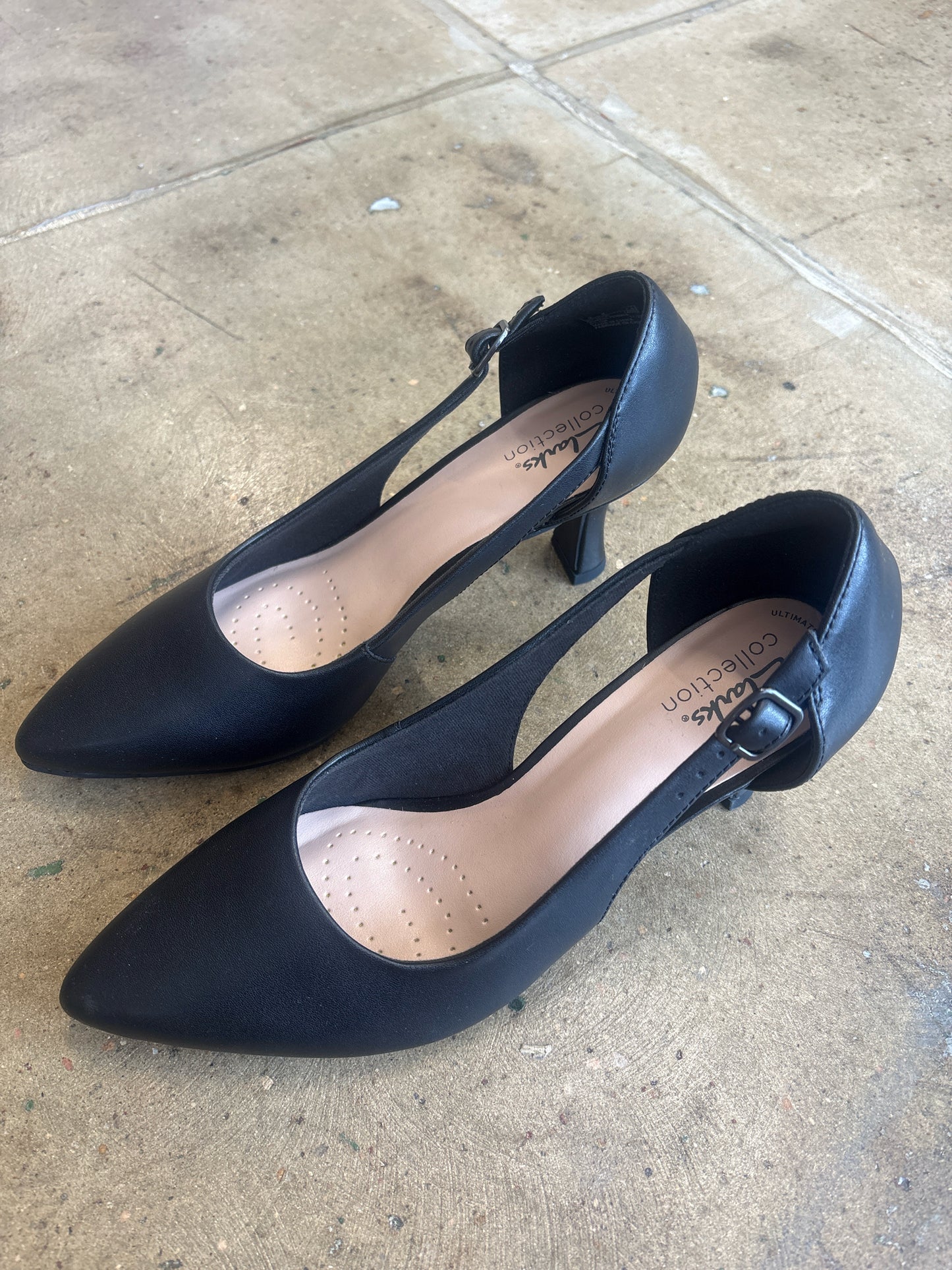 Clarks Shoe Size 8.5 Black Heels