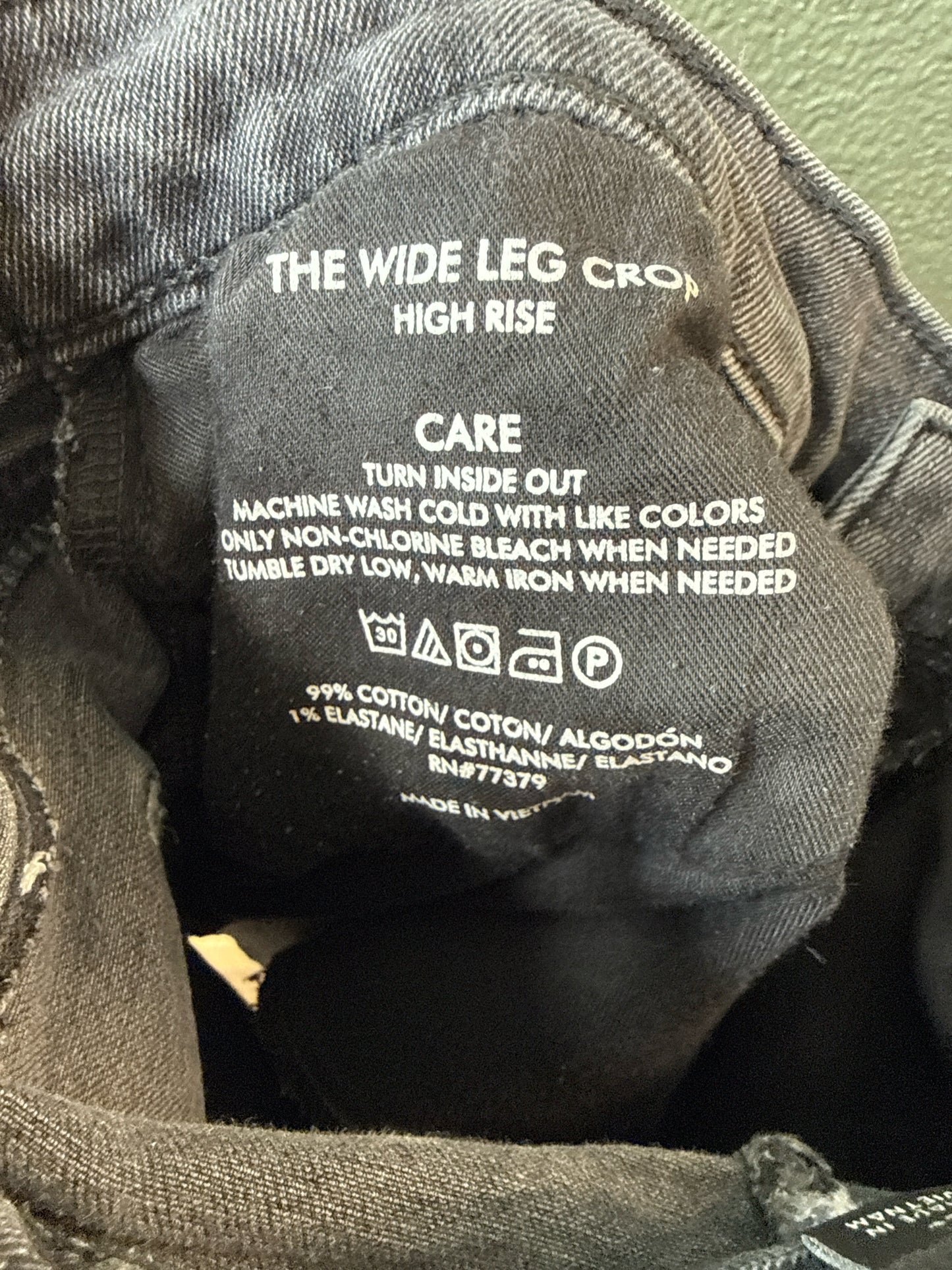 ANN TAYLOR Size 6P Black Jeans