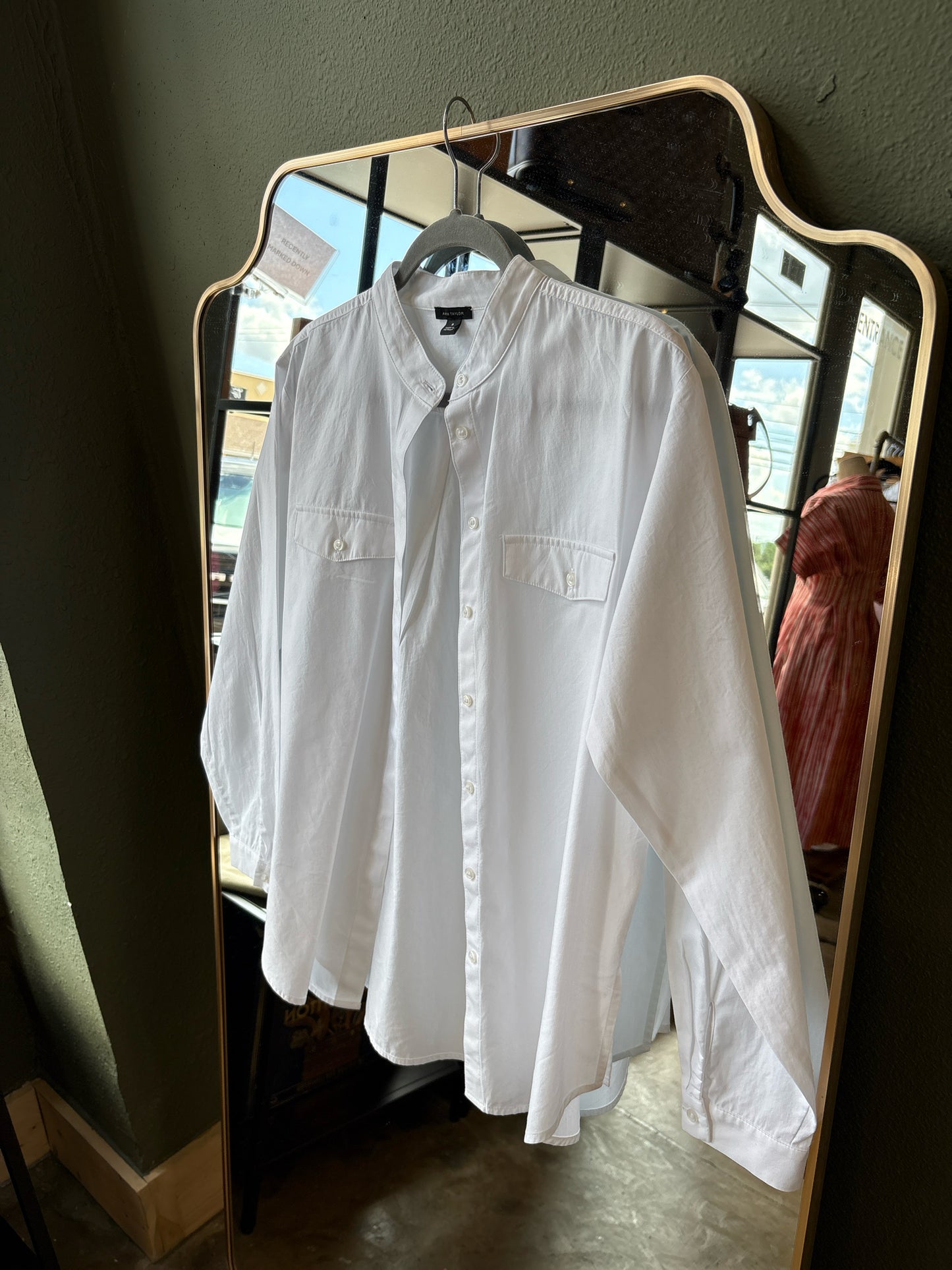 ANN TAYLOR Size M White Top