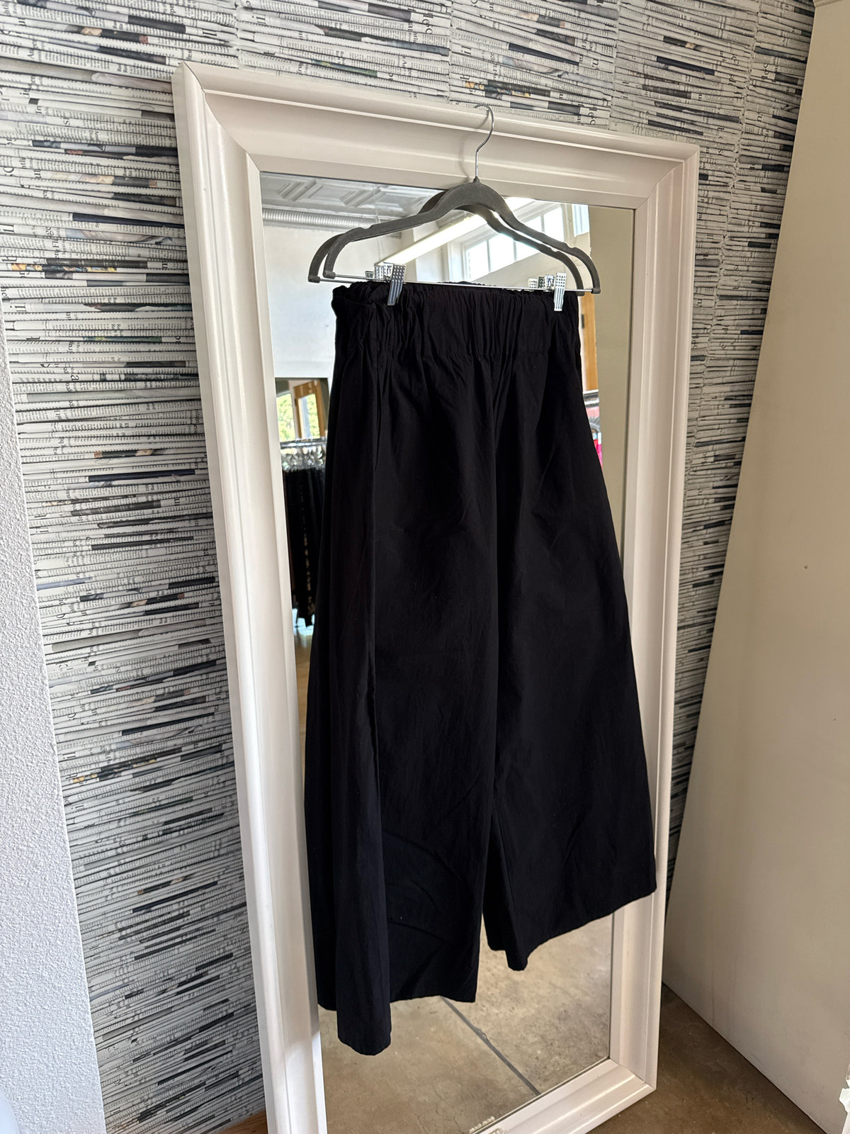 Honest Cotton Size S/M Black Pants