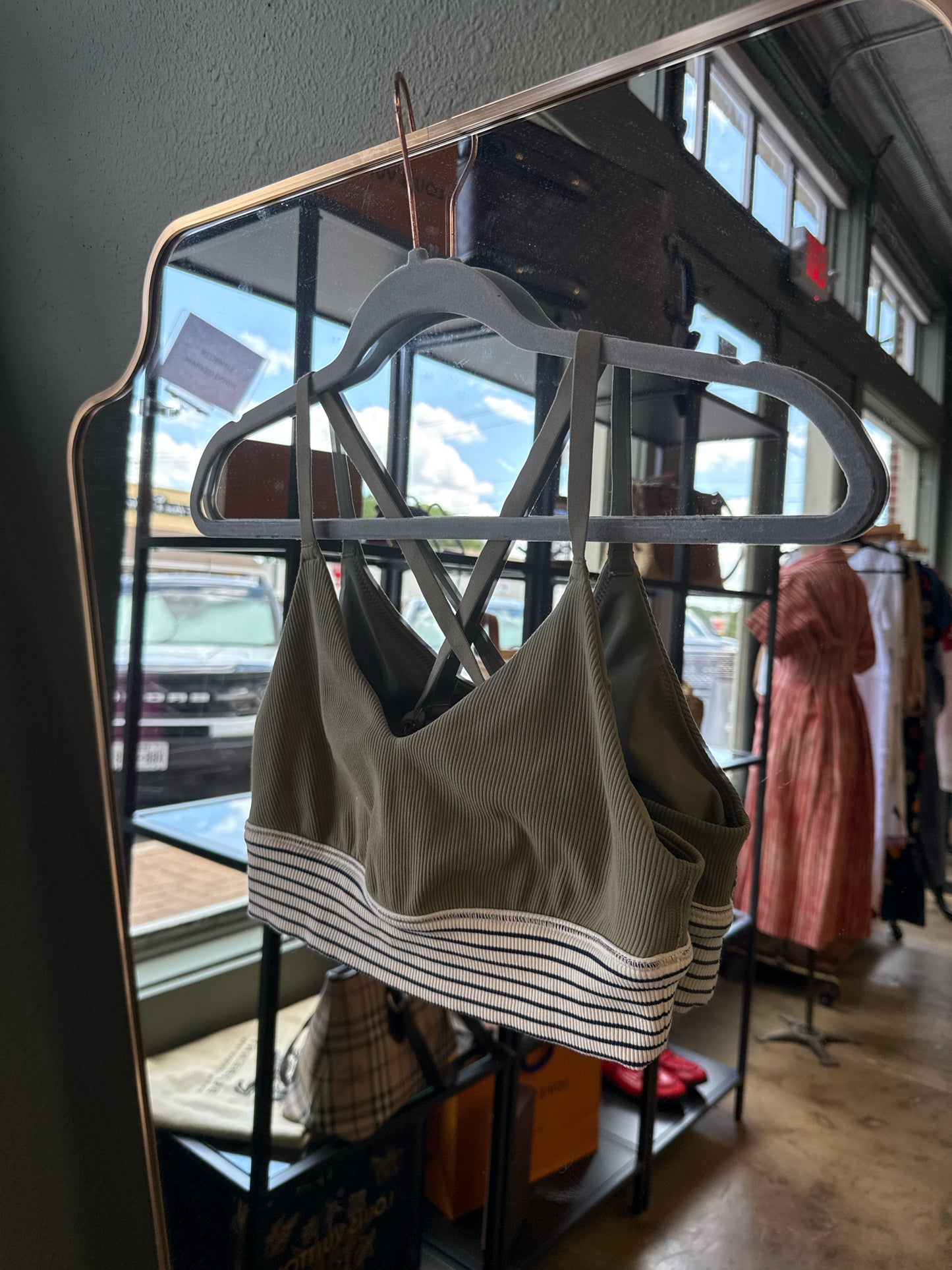 Offline by Aerie Size M Green Sportsbra