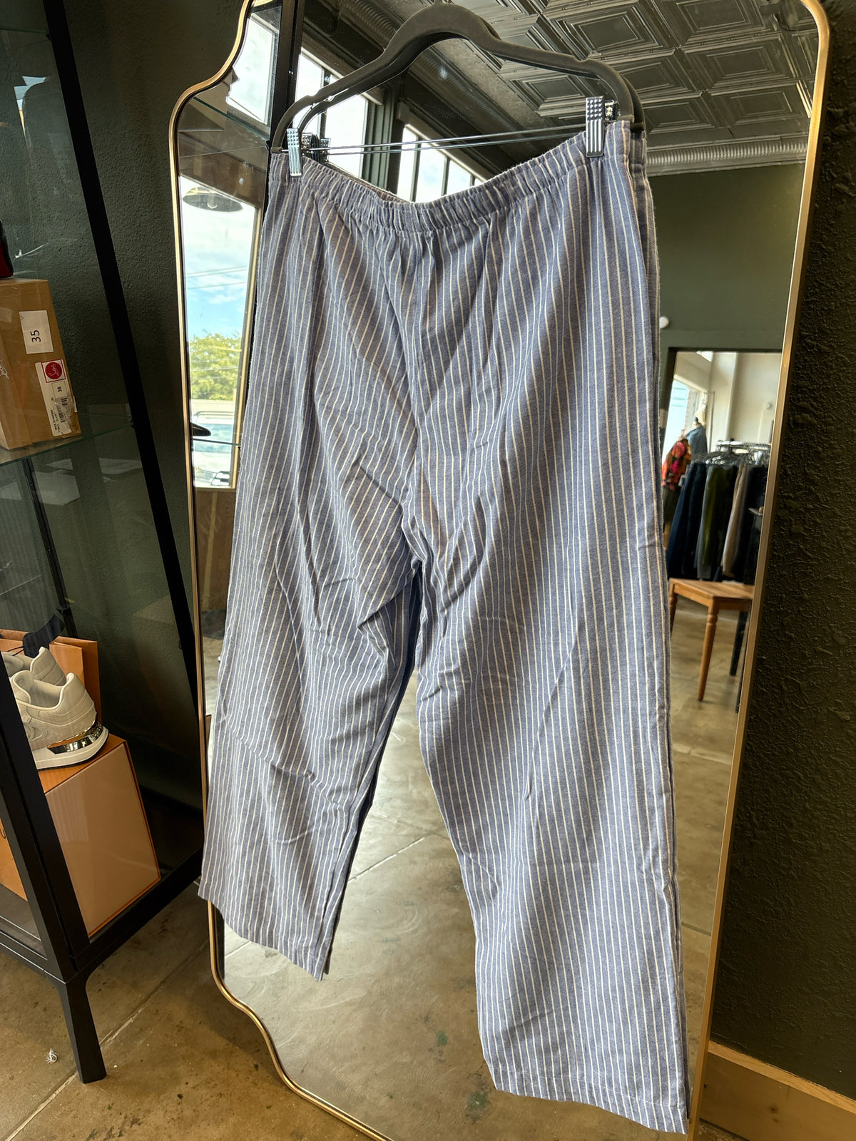 GAP L blue and white Pants
