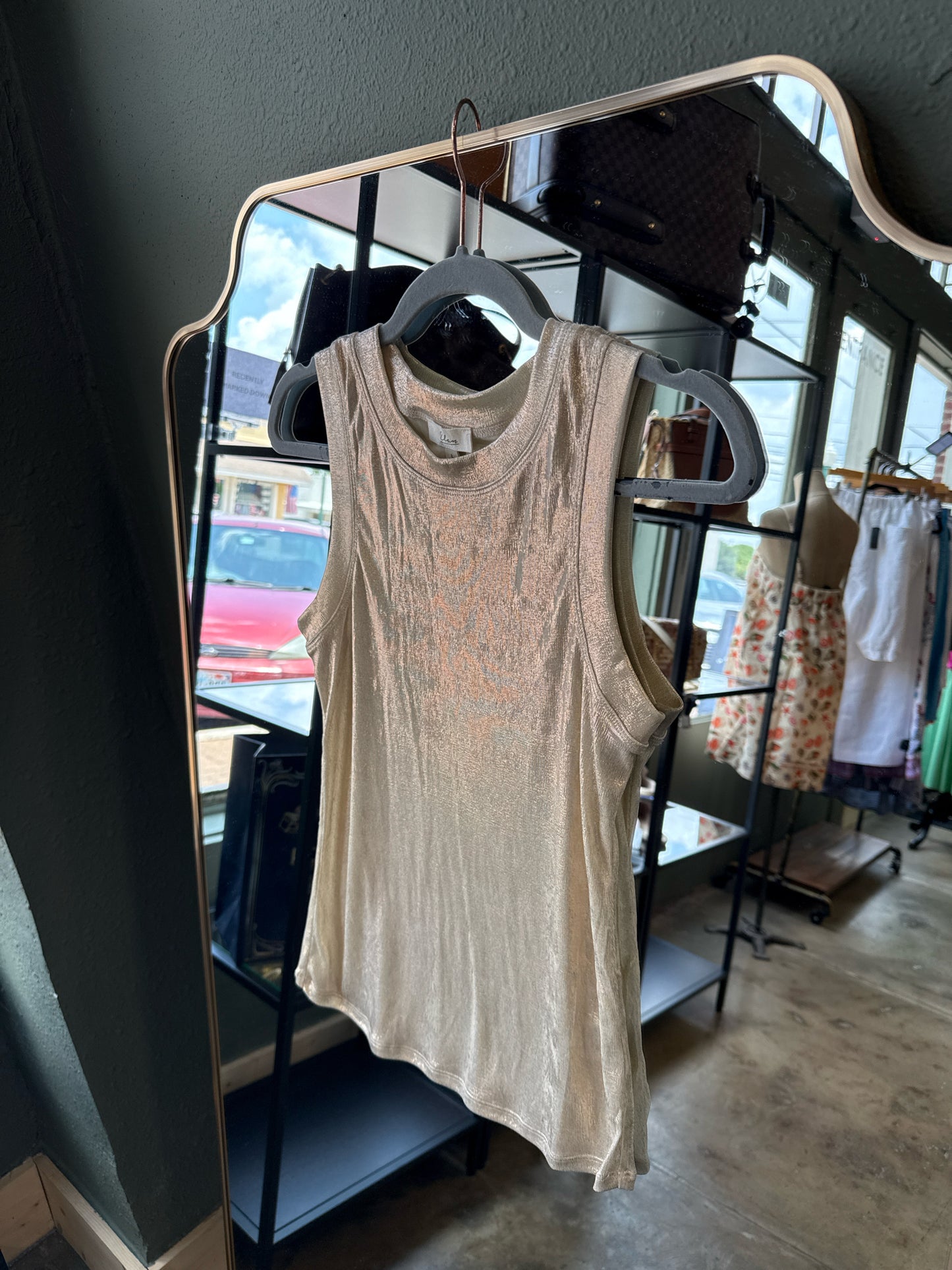 Elan Size L Gold Top