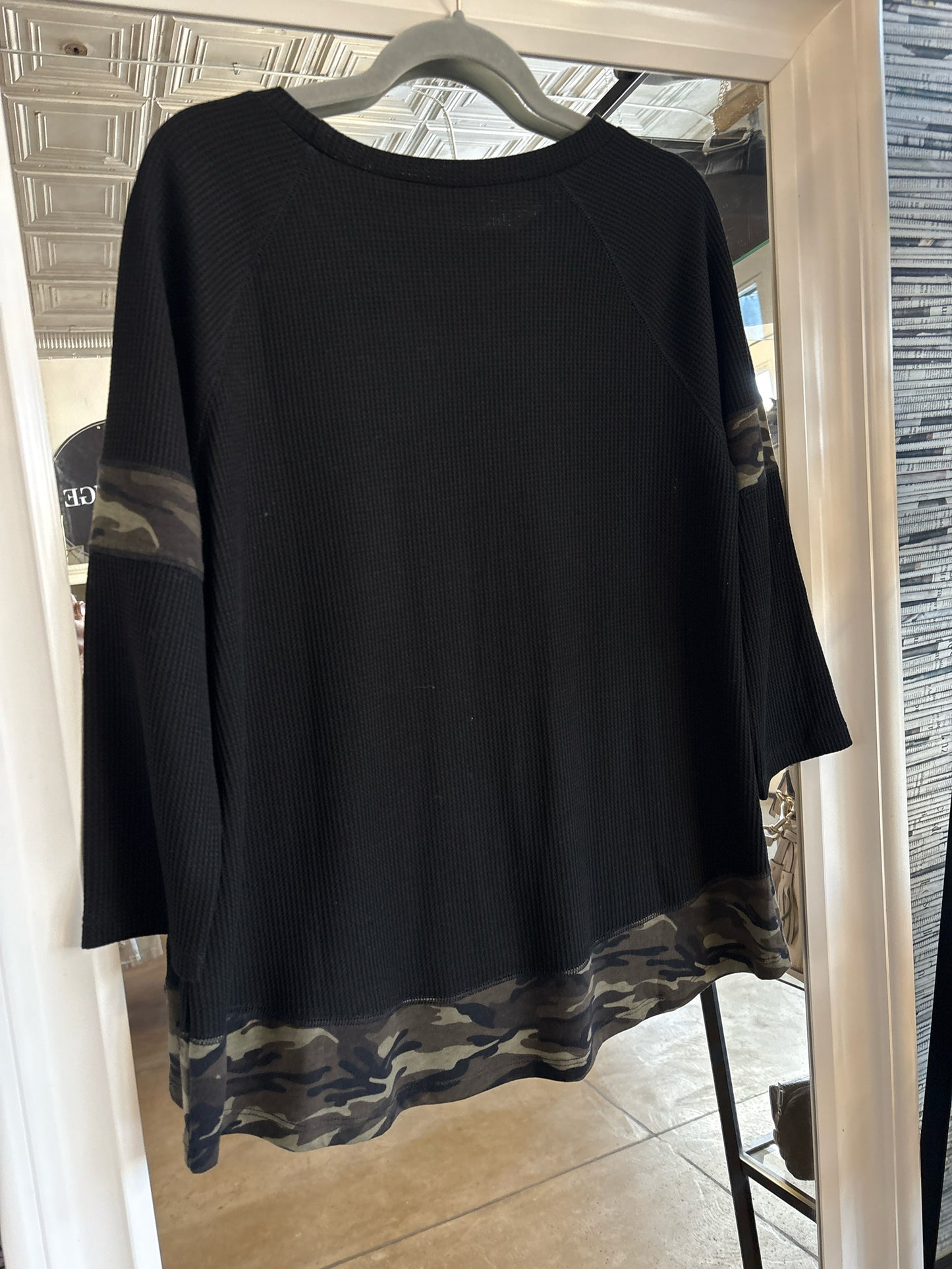 doe & rae Size M Black waffle Top