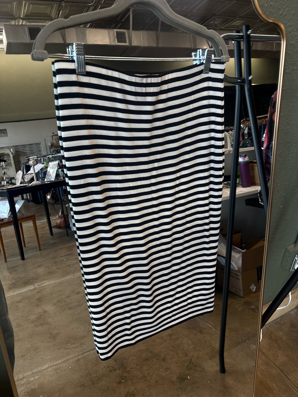 Vince Camuto Size S Navy + white Skirt