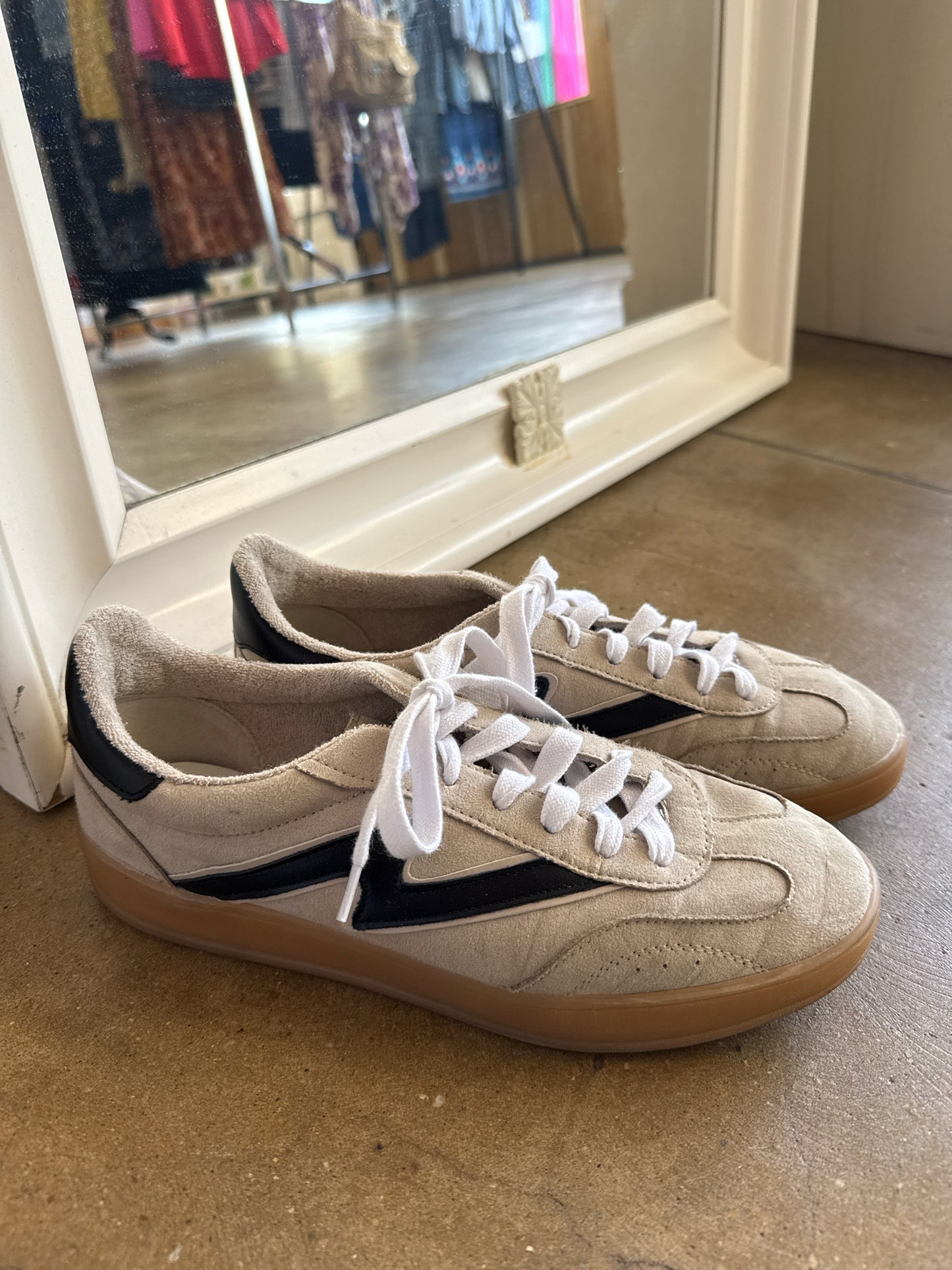 MADDEN GIRL Shoe Size 8 Brown Sneakers