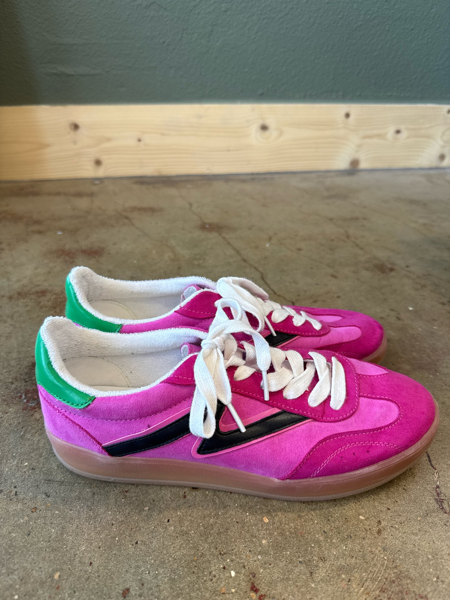 MADDEN GIRL Shoe Size 9 Pink/Green Sneakers