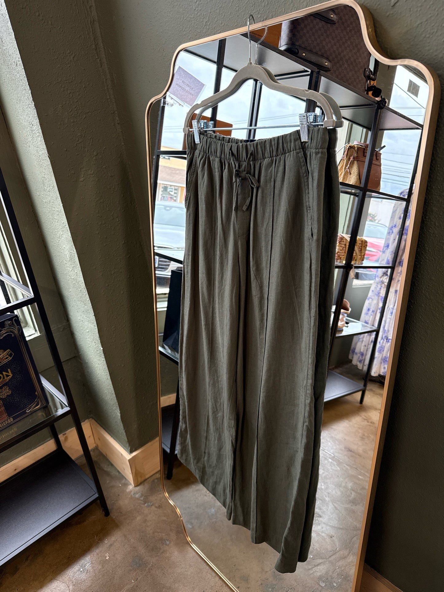 GAP Size M Green Pants