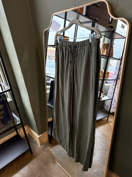 GAP Size M Green Pants