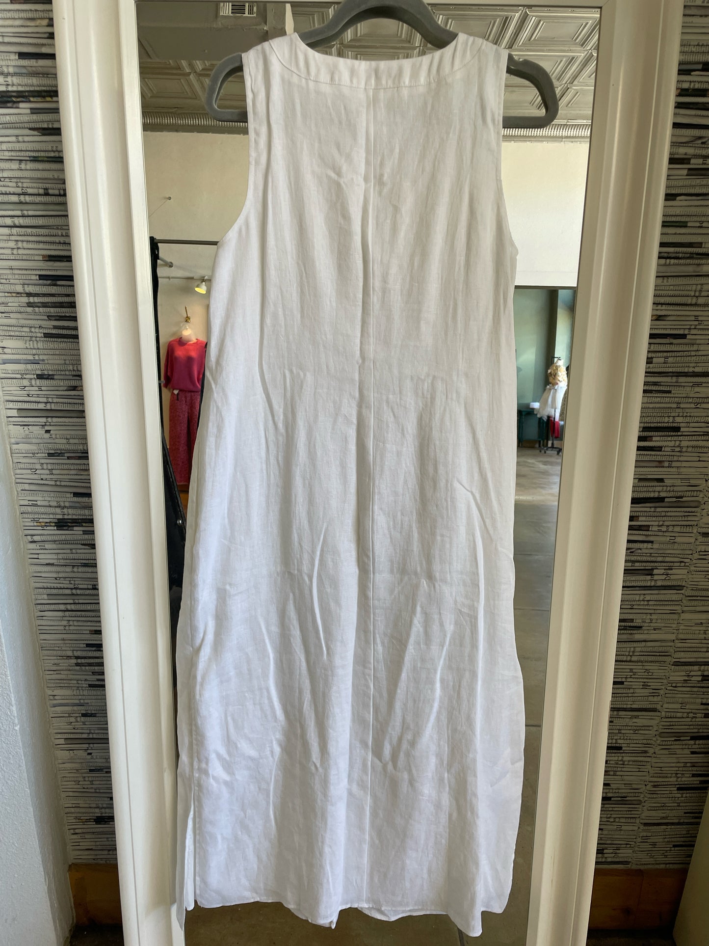 LOFT Size 6 White Dress