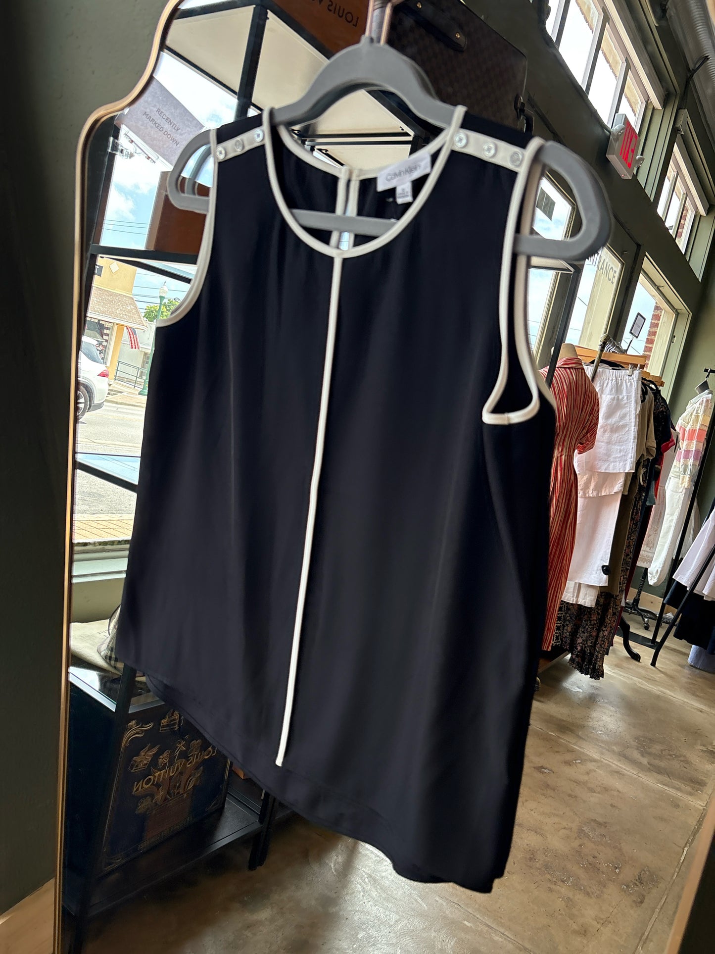 Calvin  Klein Size S Black & Off White Top