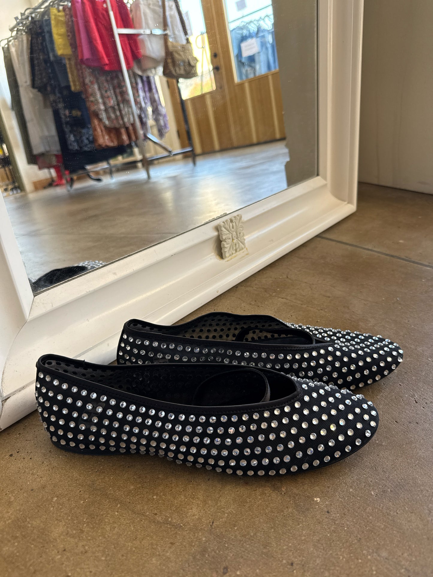 GB Shoe Size 10 Black Flats