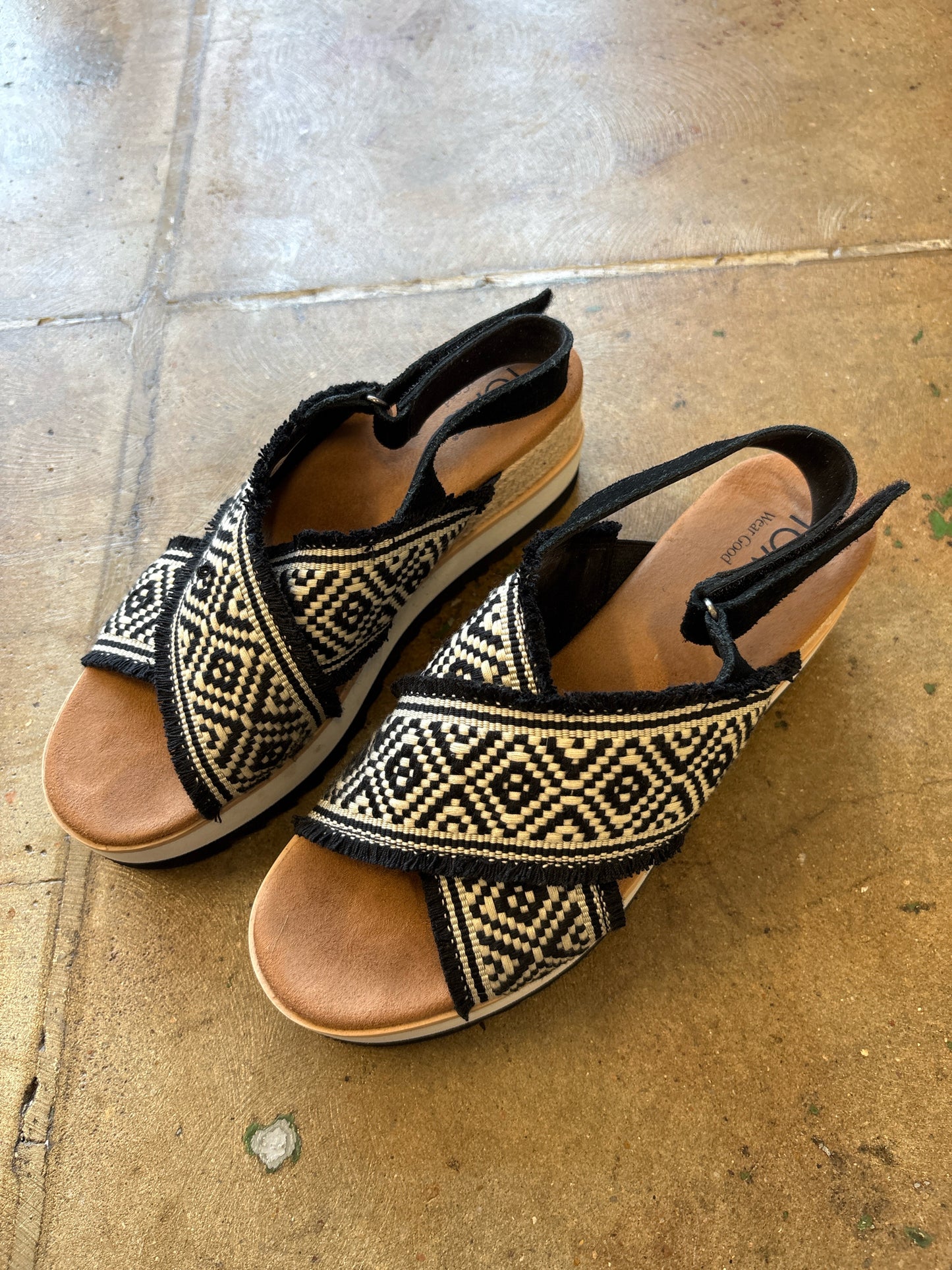 Toms Shoe Size 8 Sandals