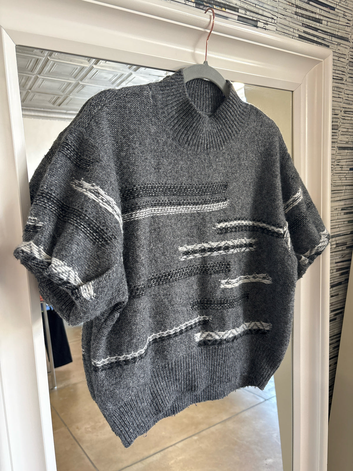 Steve Madden Size L Gray Stripe/multi Sweater