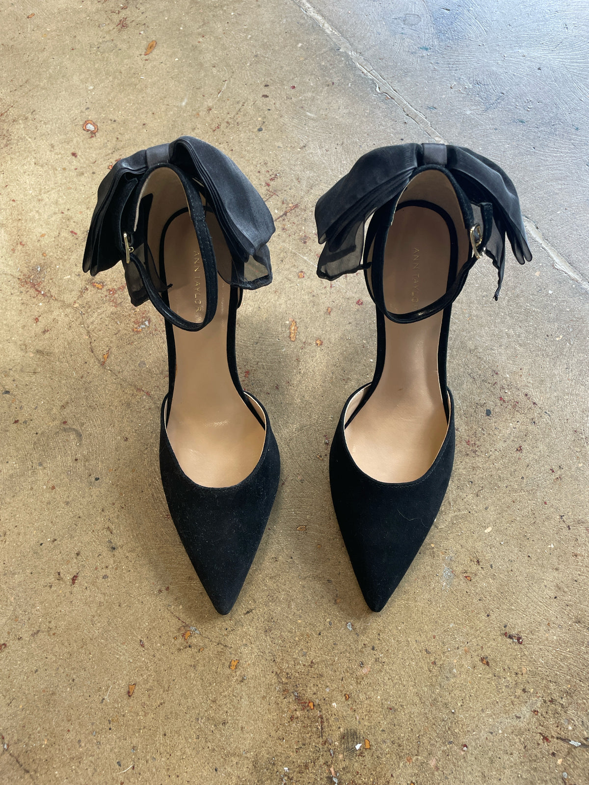 ANN TAYLOR Shoe Size 6 Black Heels