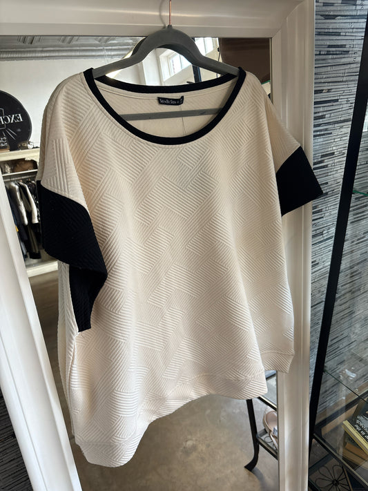 SEE AND BE SEEN Size 3X Top